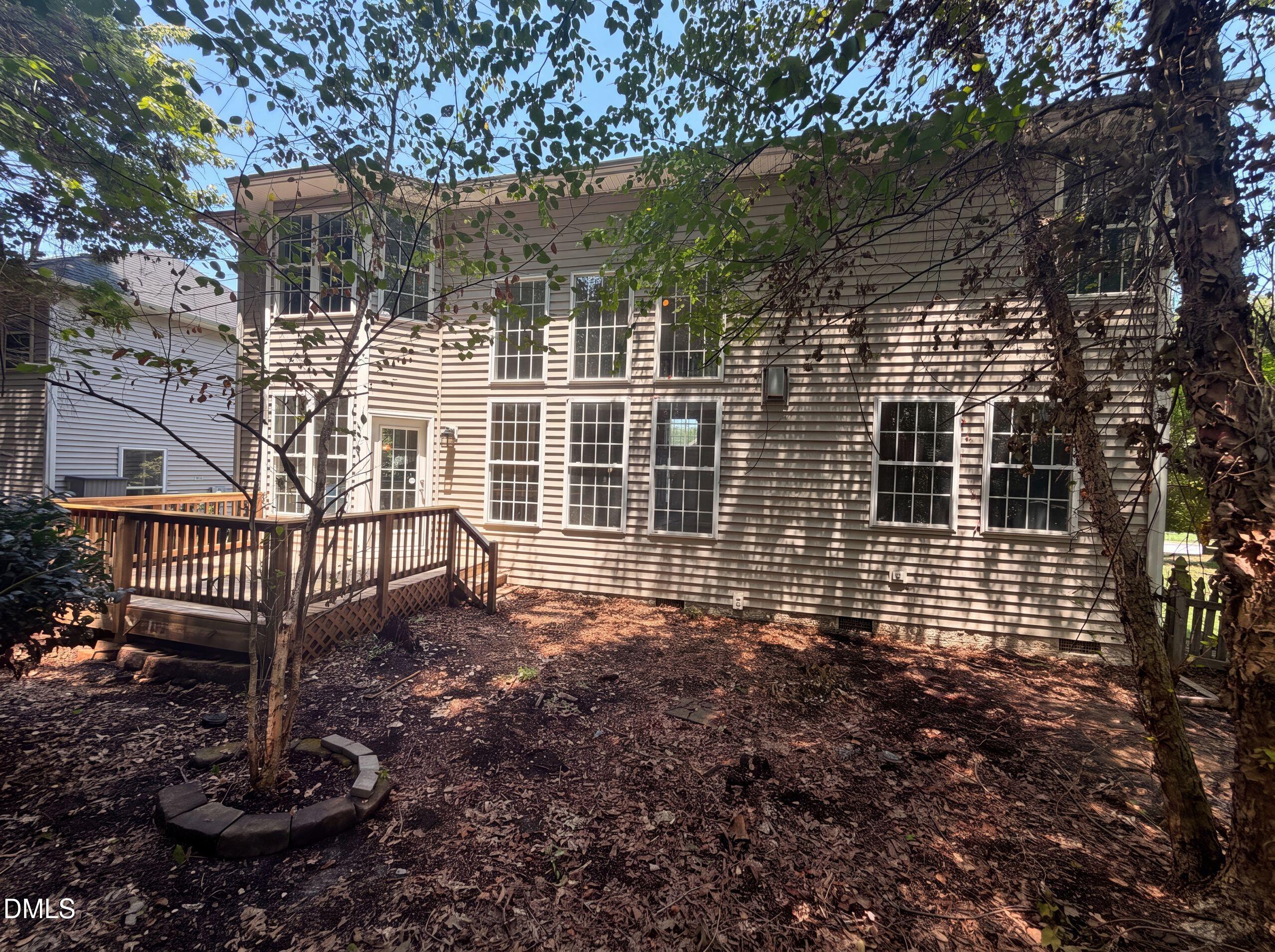 1487 Big Leaf Loop Property Photo 5