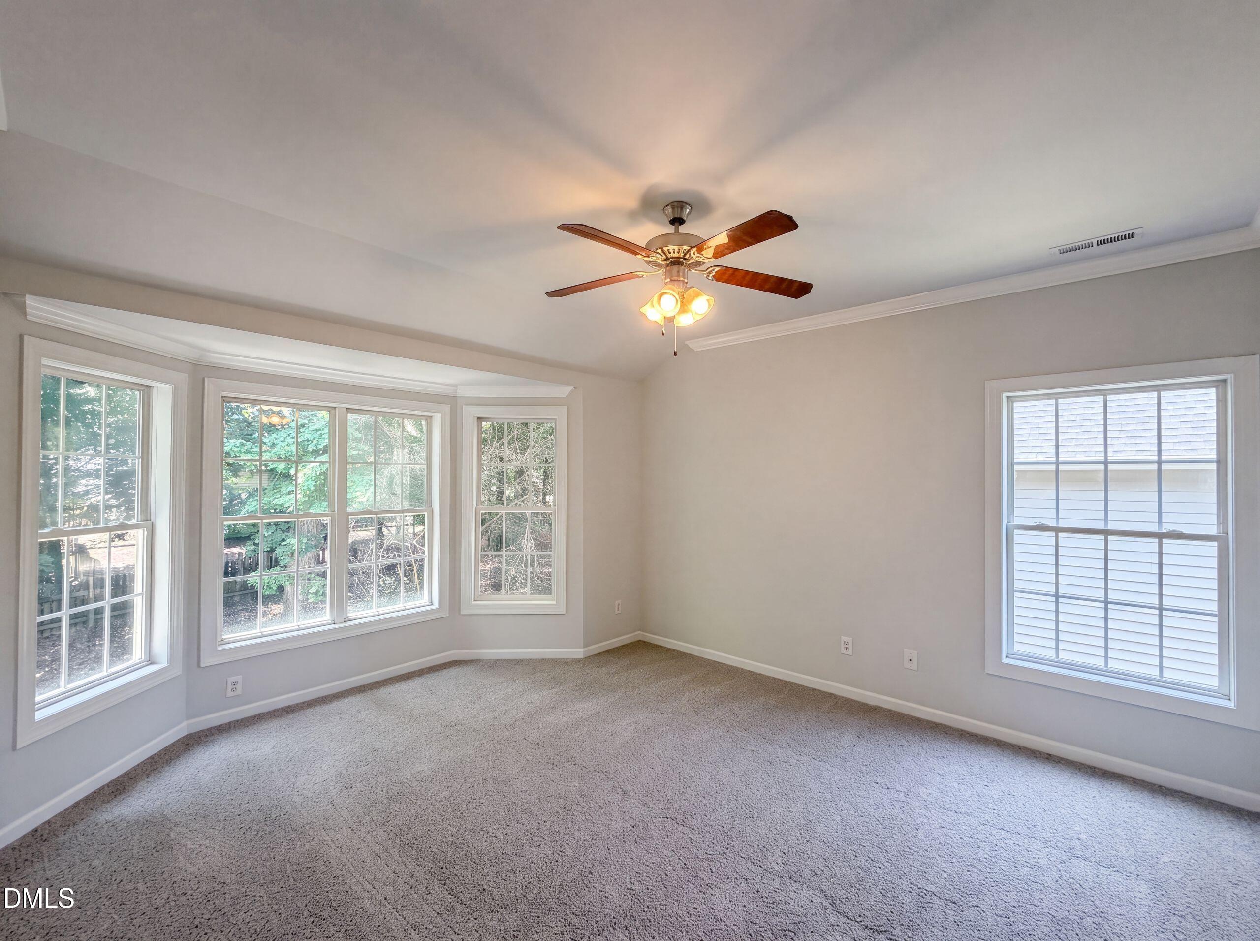 1487 Big Leaf Loop Property Photo 9