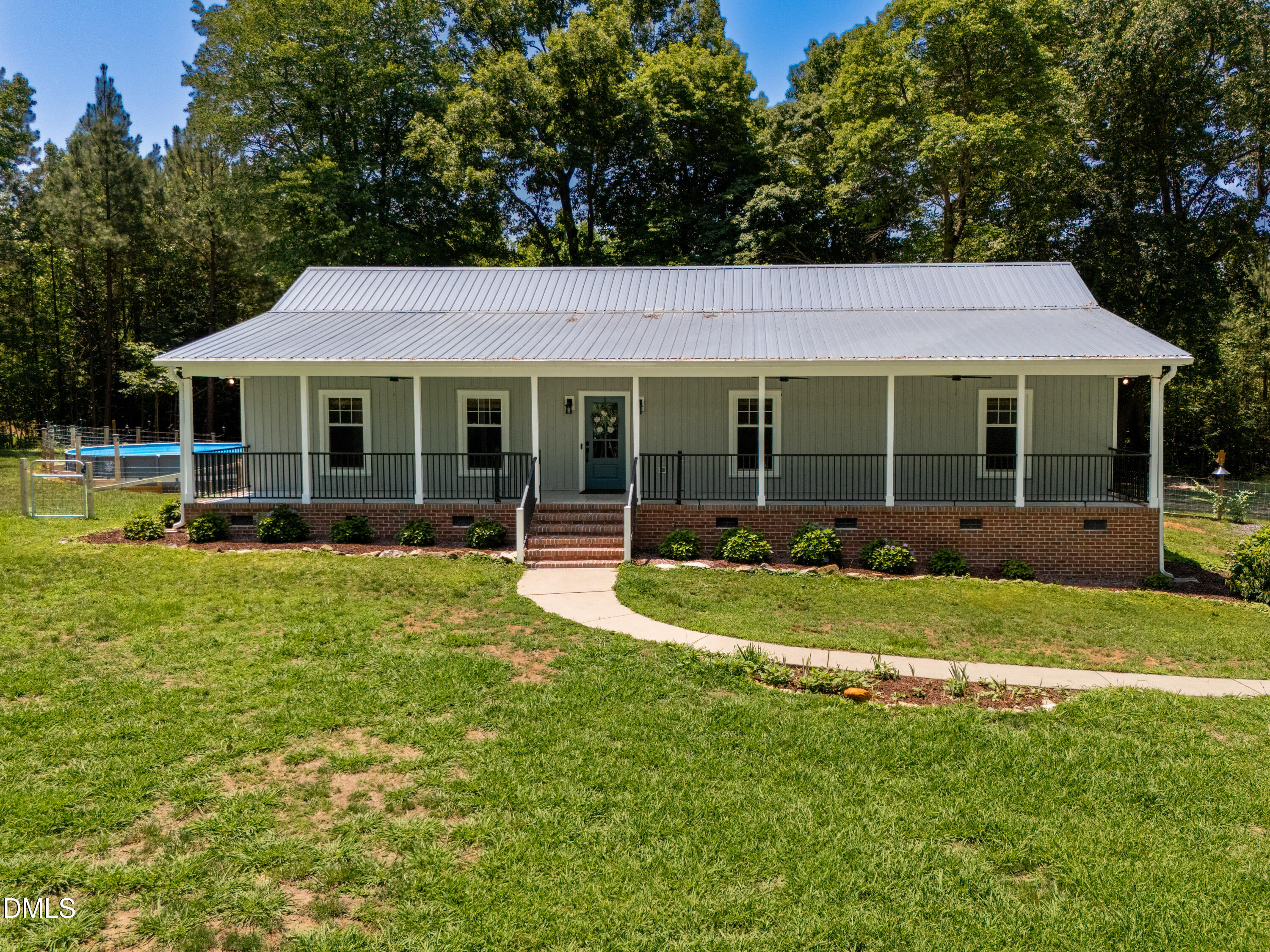 2714 White Smith Road Property Photo 1