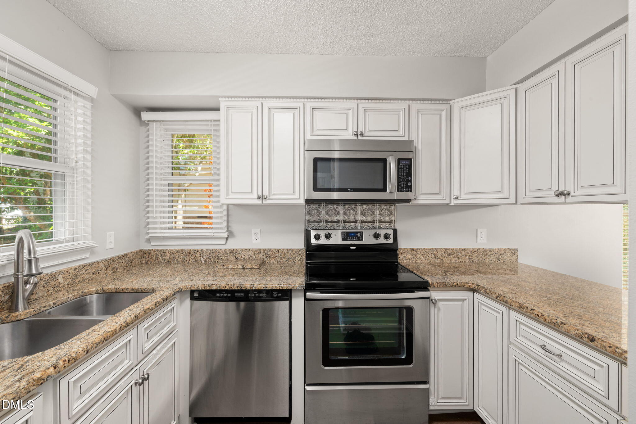 4340 Bona Court Property Photo 4