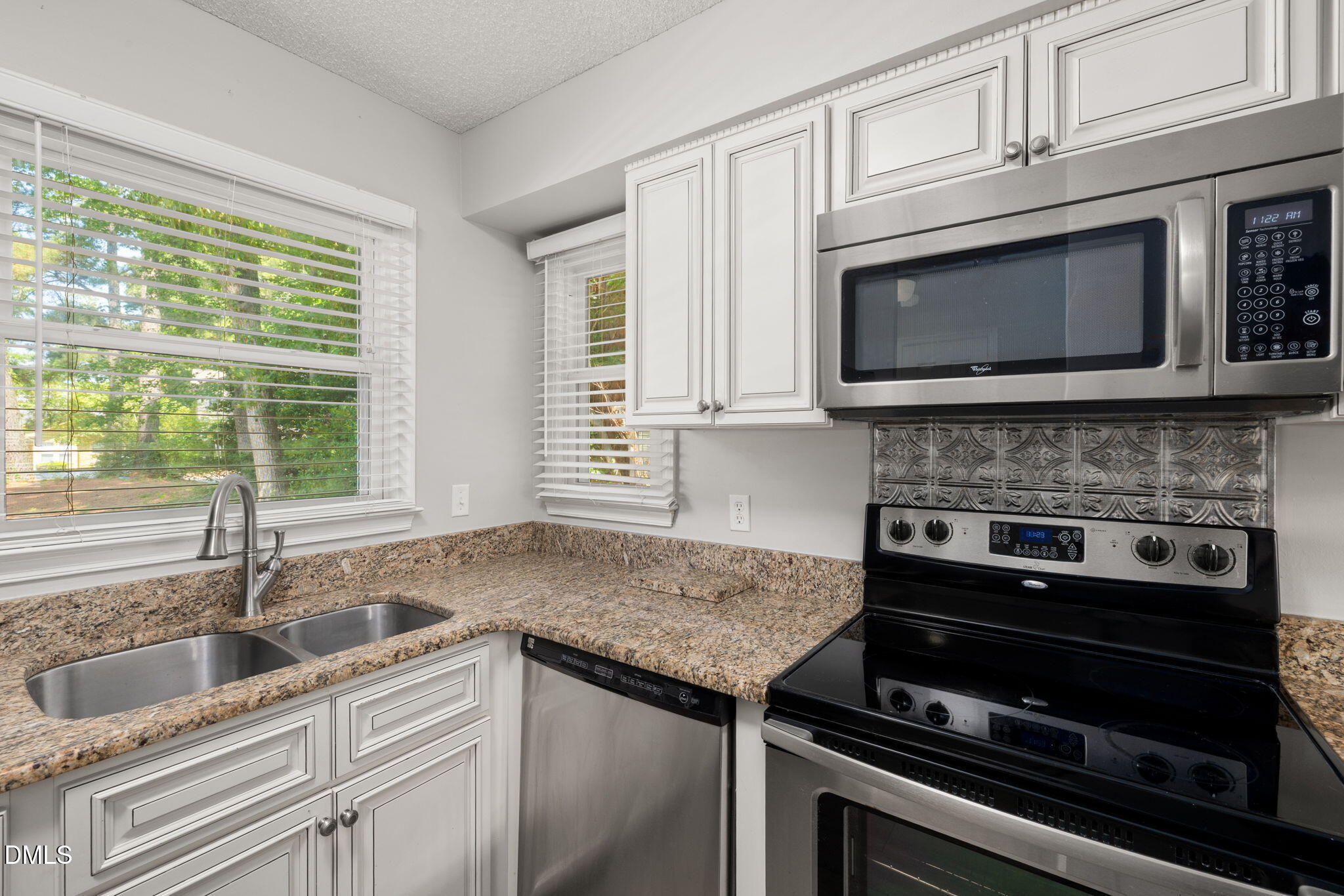 4340 Bona Court Property Photo 6