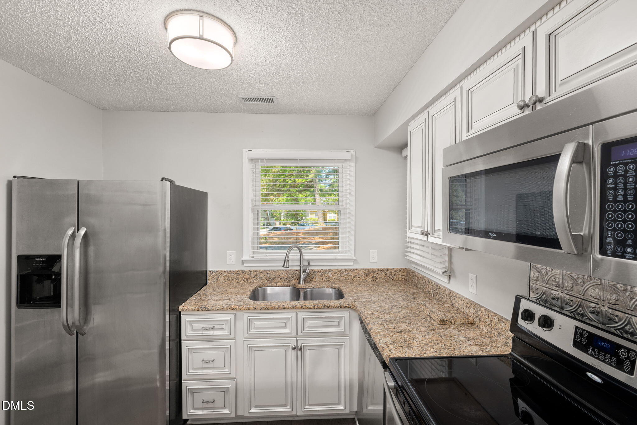 4340 Bona Court Property Photo 7