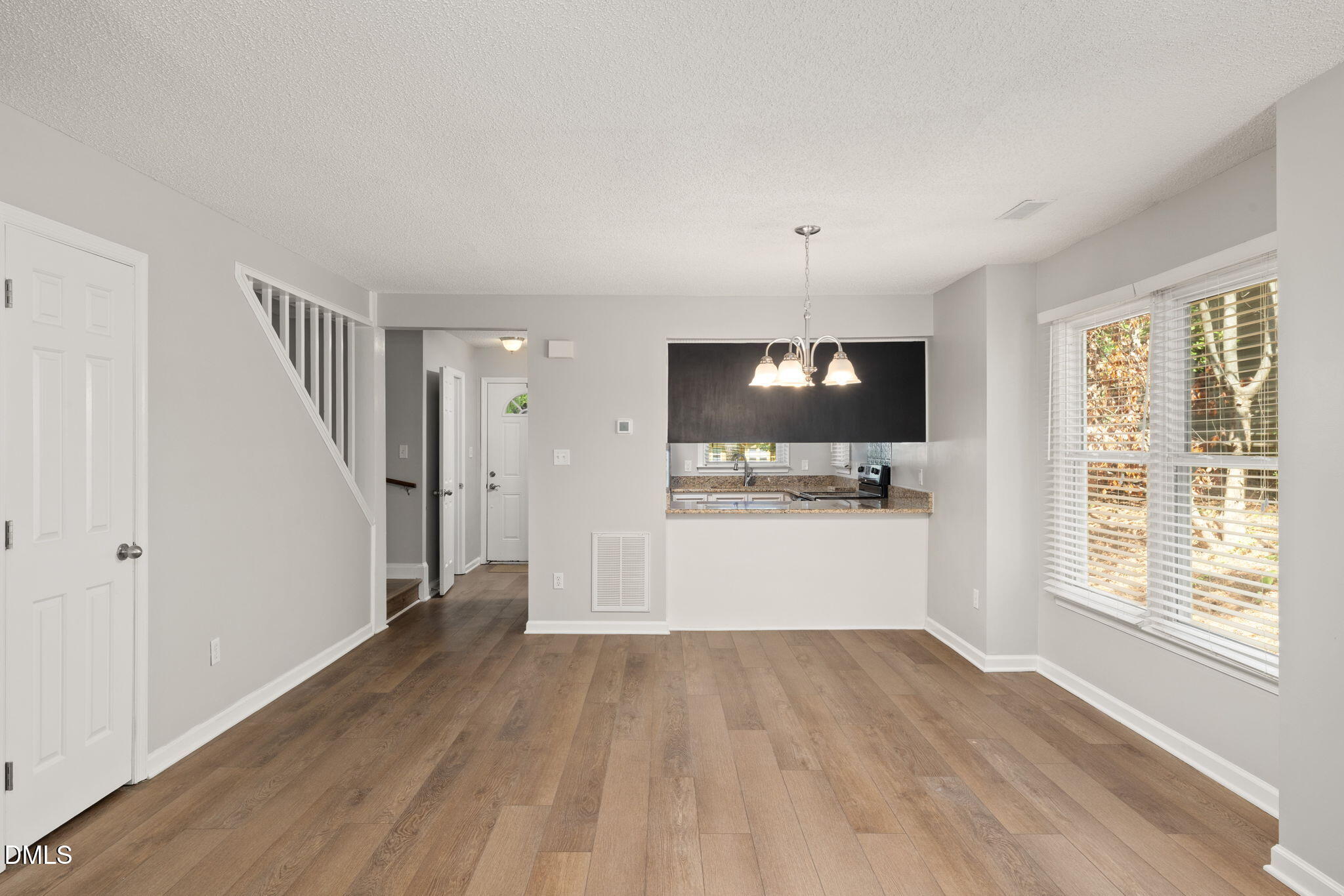4340 Bona Court Property Photo 8