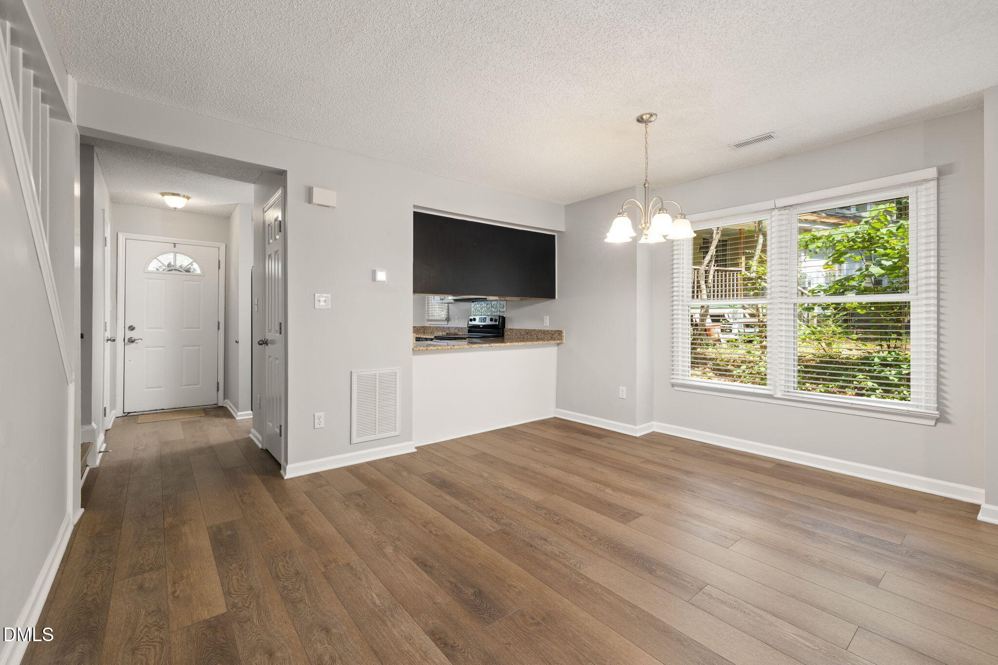 4340 Bona Court Property Photo 12