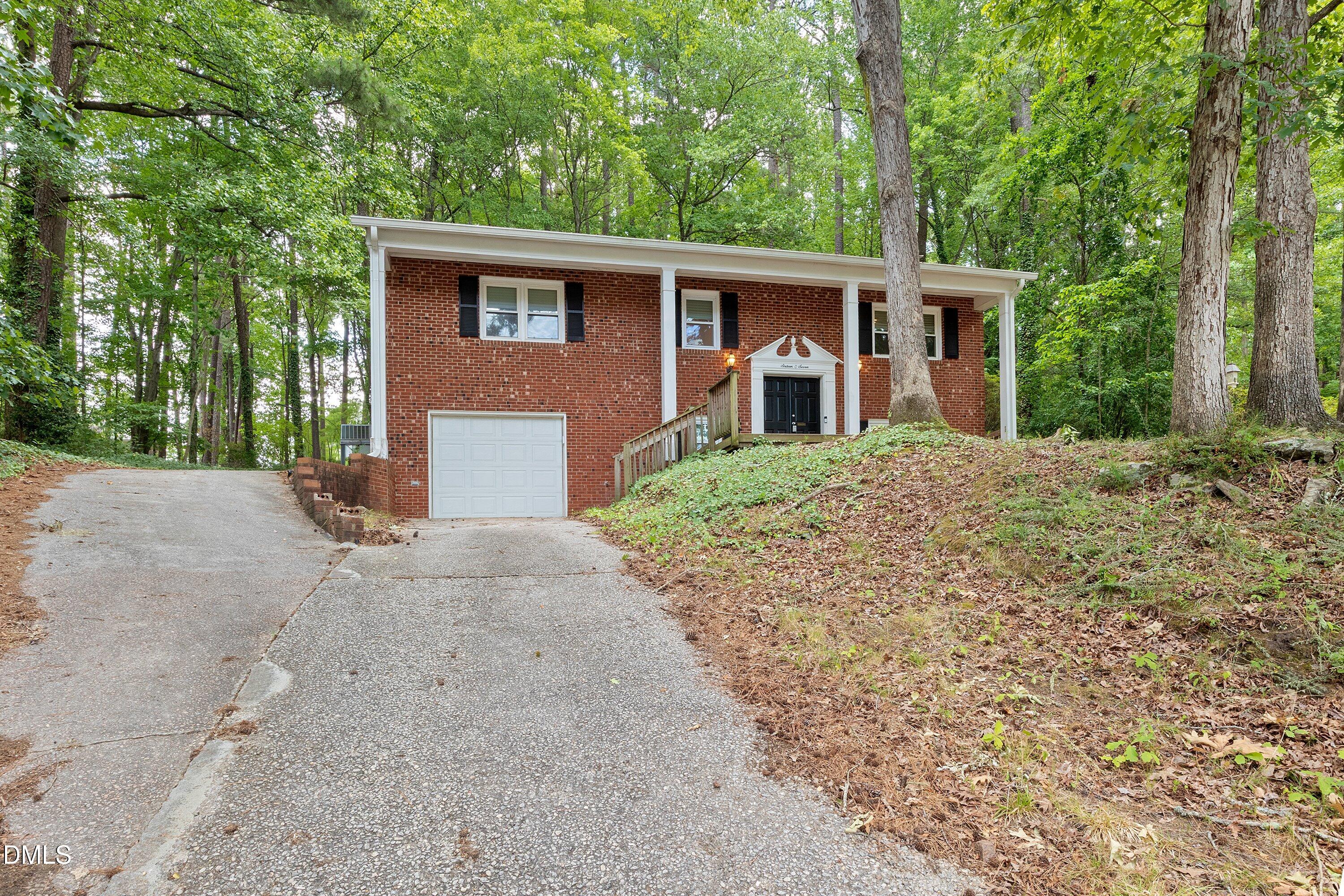 1607 Sycamore Drive Property Photo 1