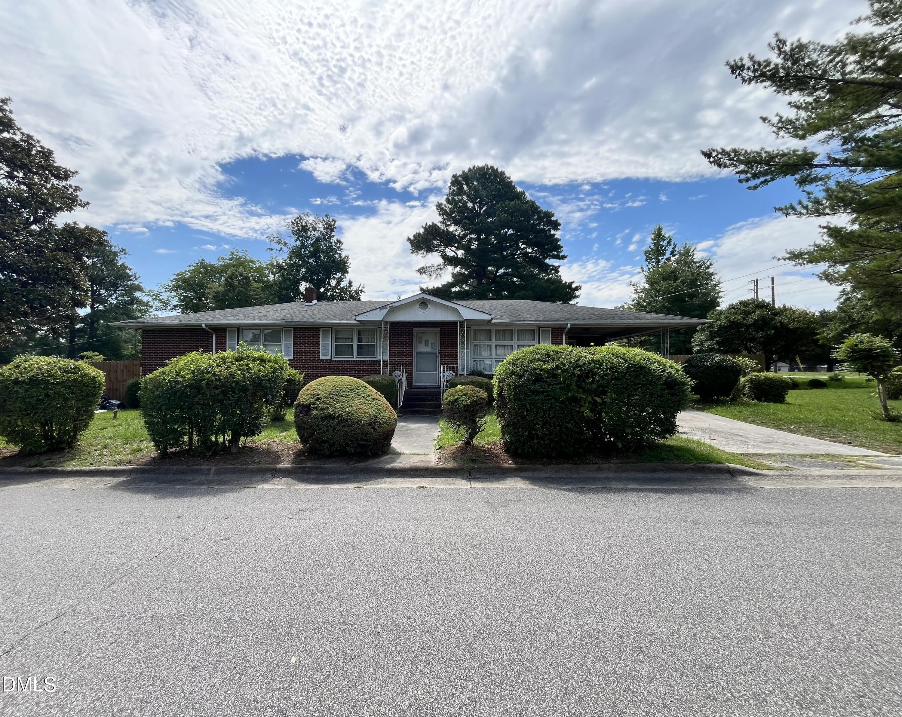 612 W Noble Street Property Photo 1