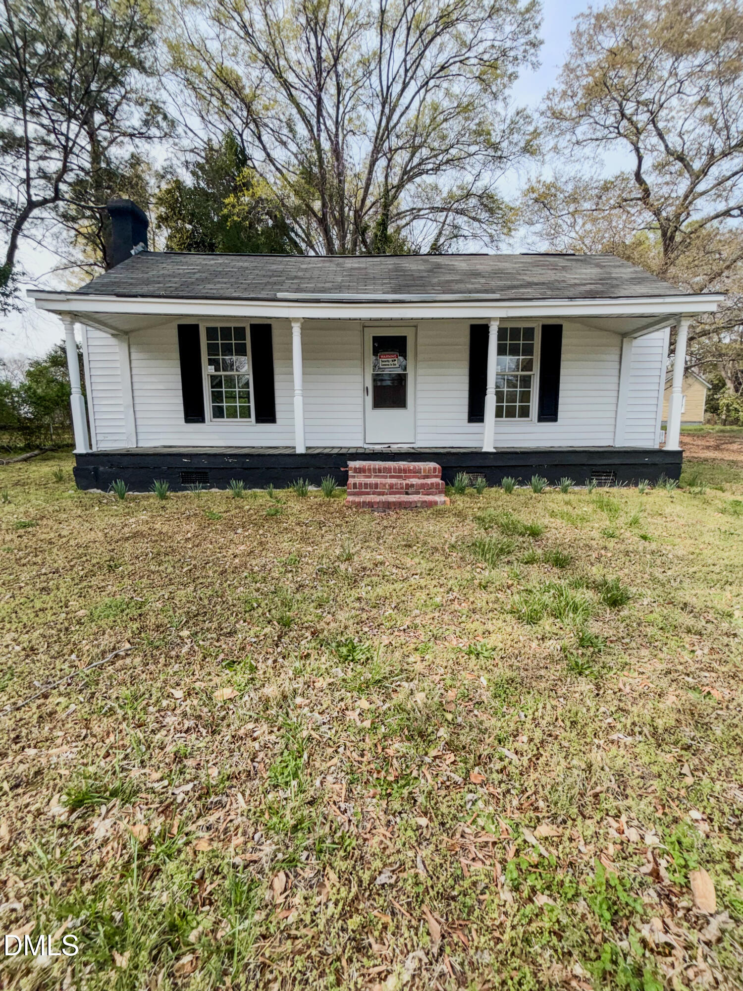 240 E Raleigh Boulevard Property Photo 1
