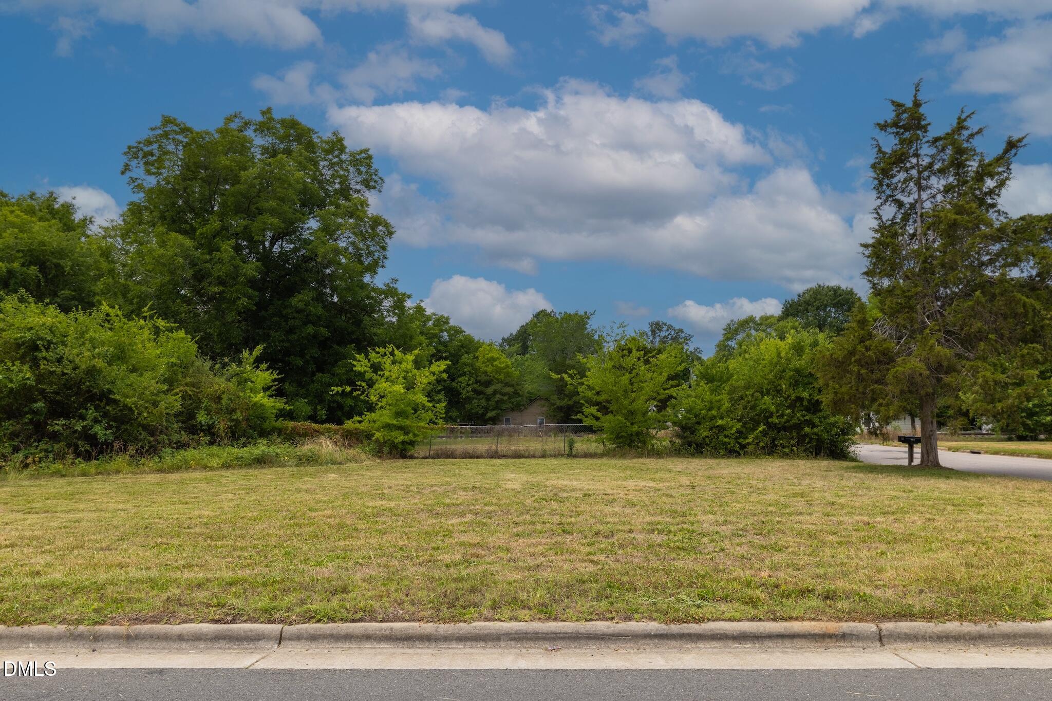 613 Broad Street Property Photo 1