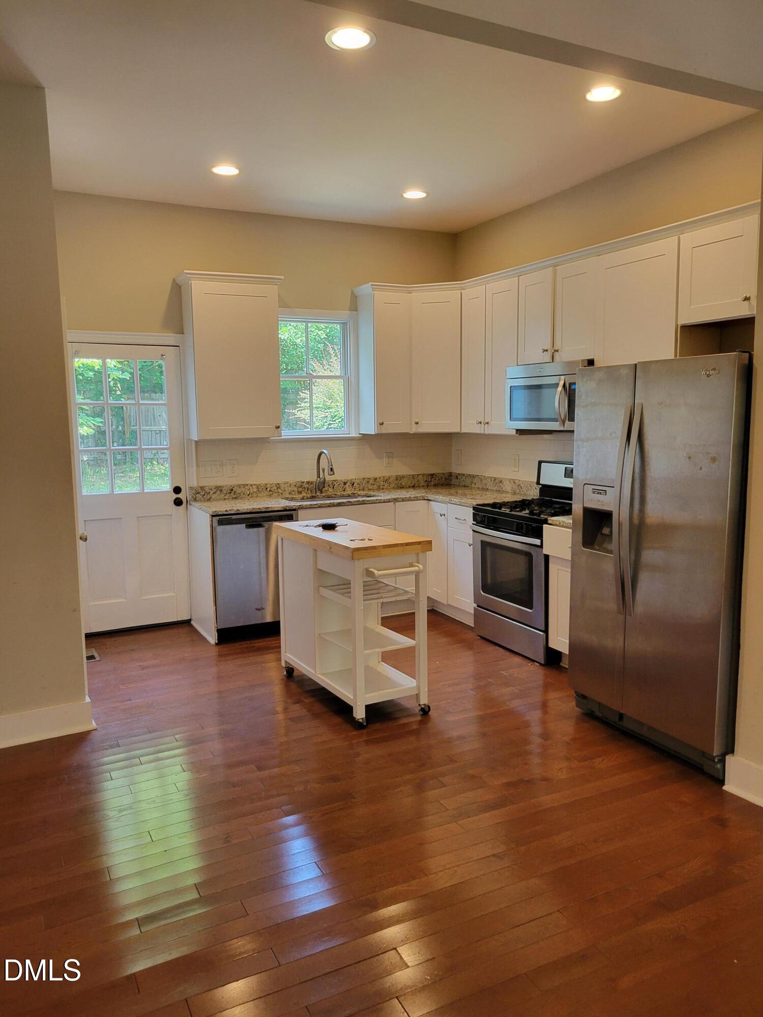 219 E South Street Property Photo 6