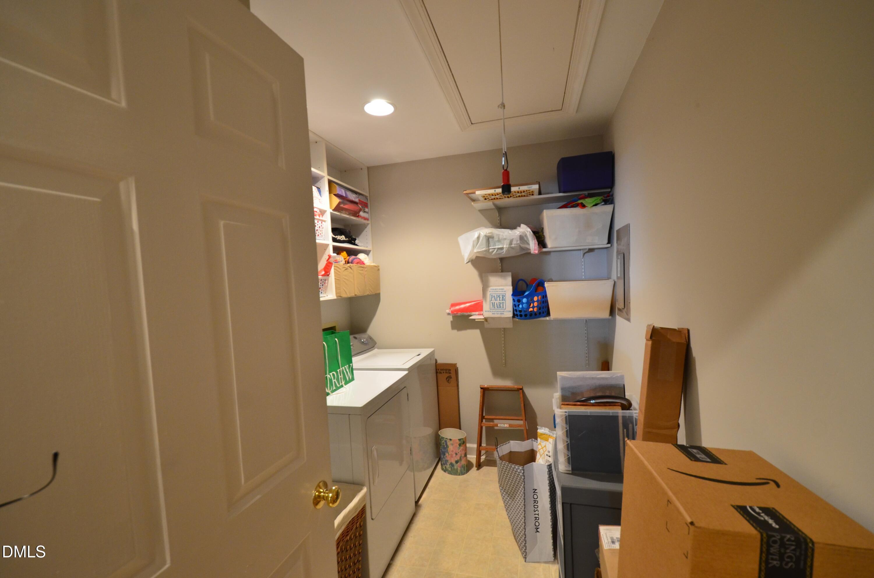 531 Weathersfield Property Photo 9