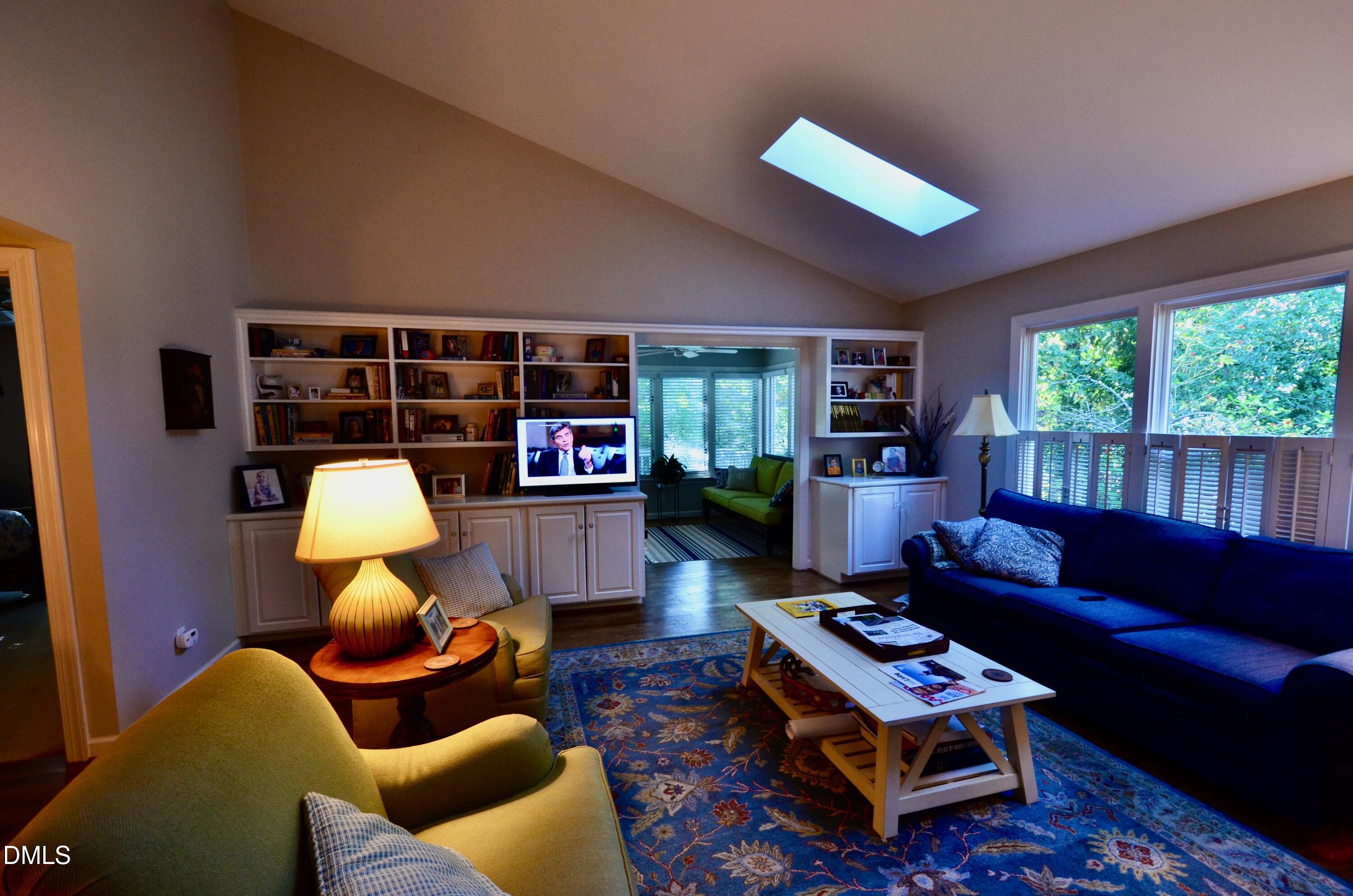 531 Weathersfield Property Photo 14
