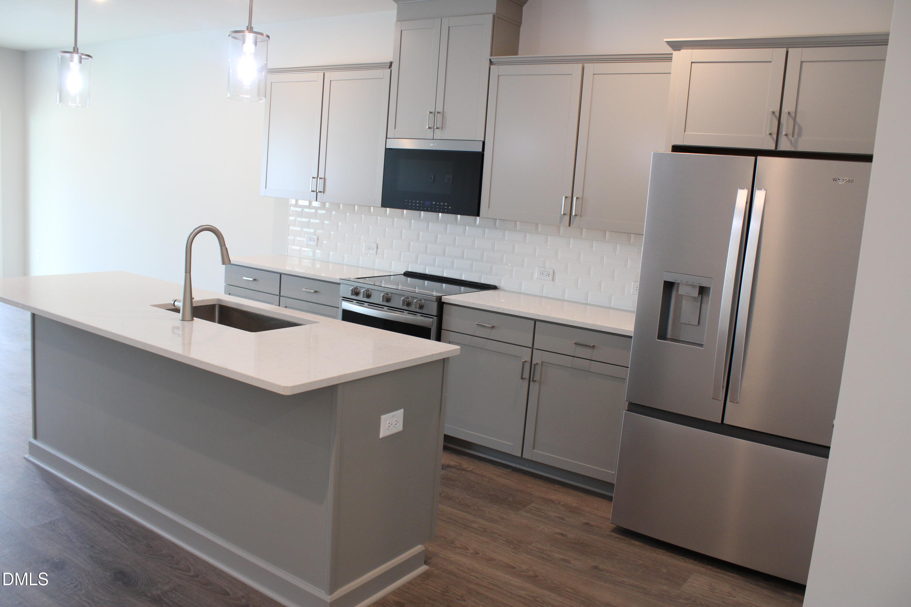 1369 Bessie Court Property Photo 4
