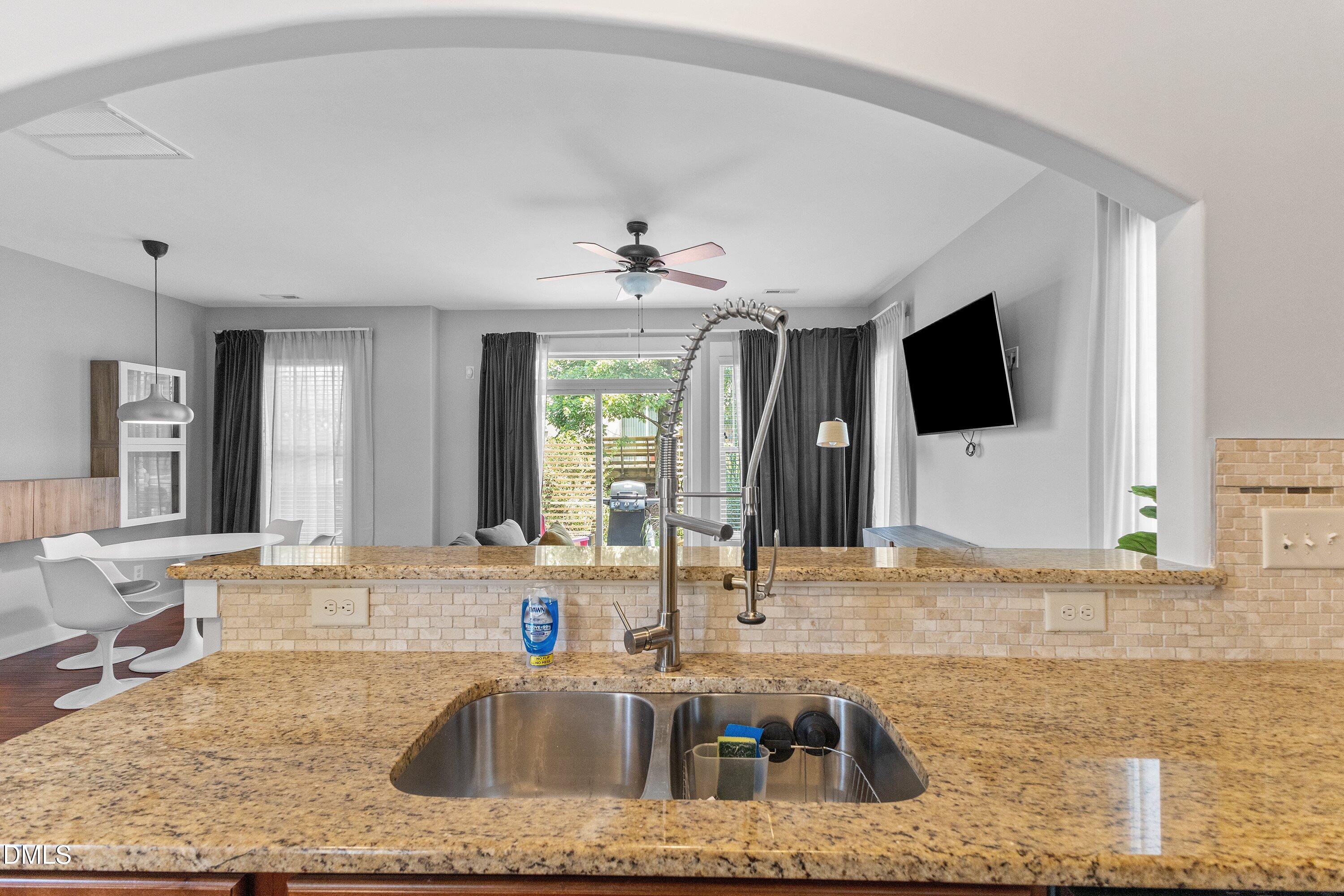 3820 Amelia Park Drive Property Photo 9
