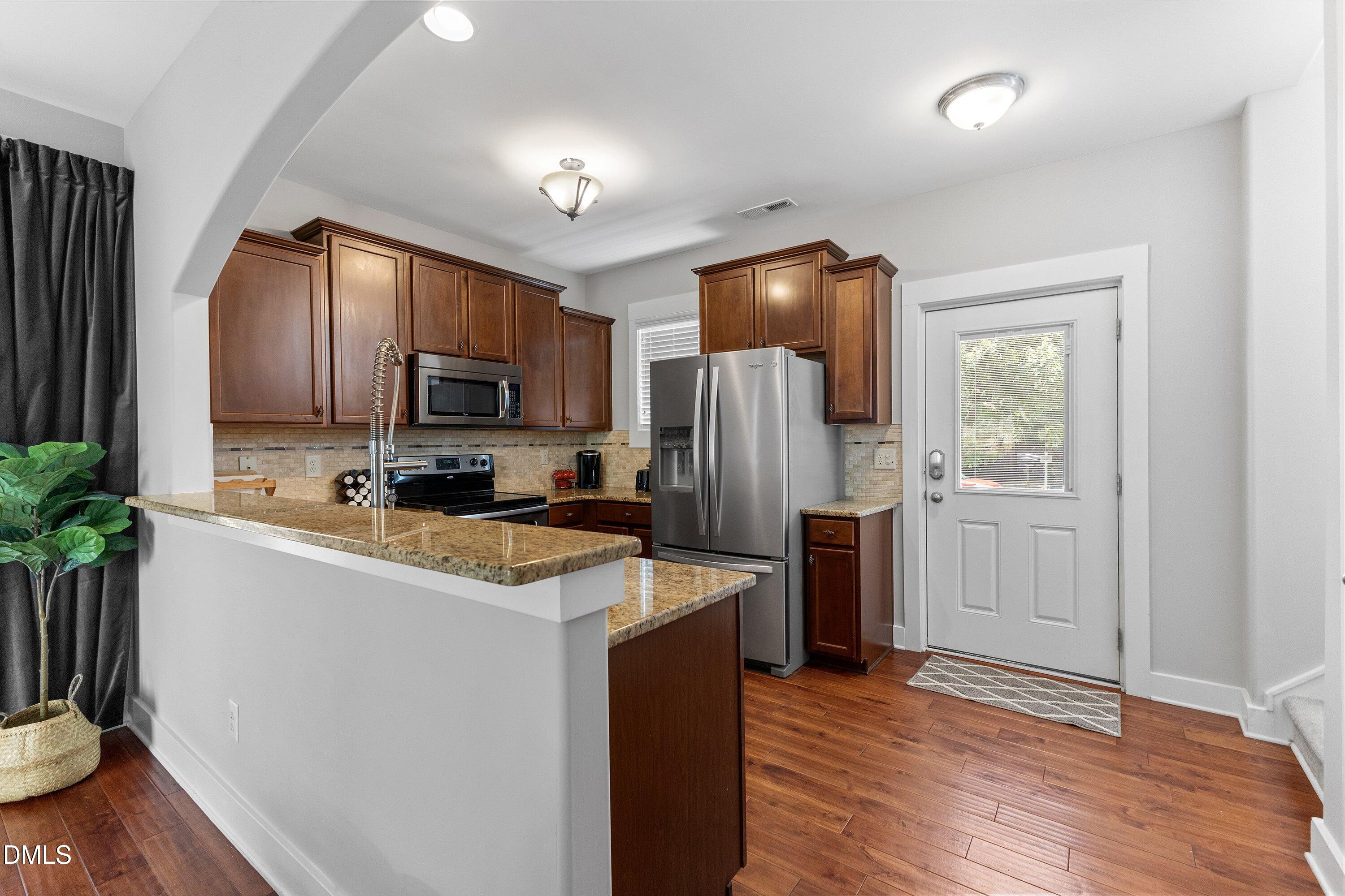 3820 Amelia Park Drive Property Photo 11