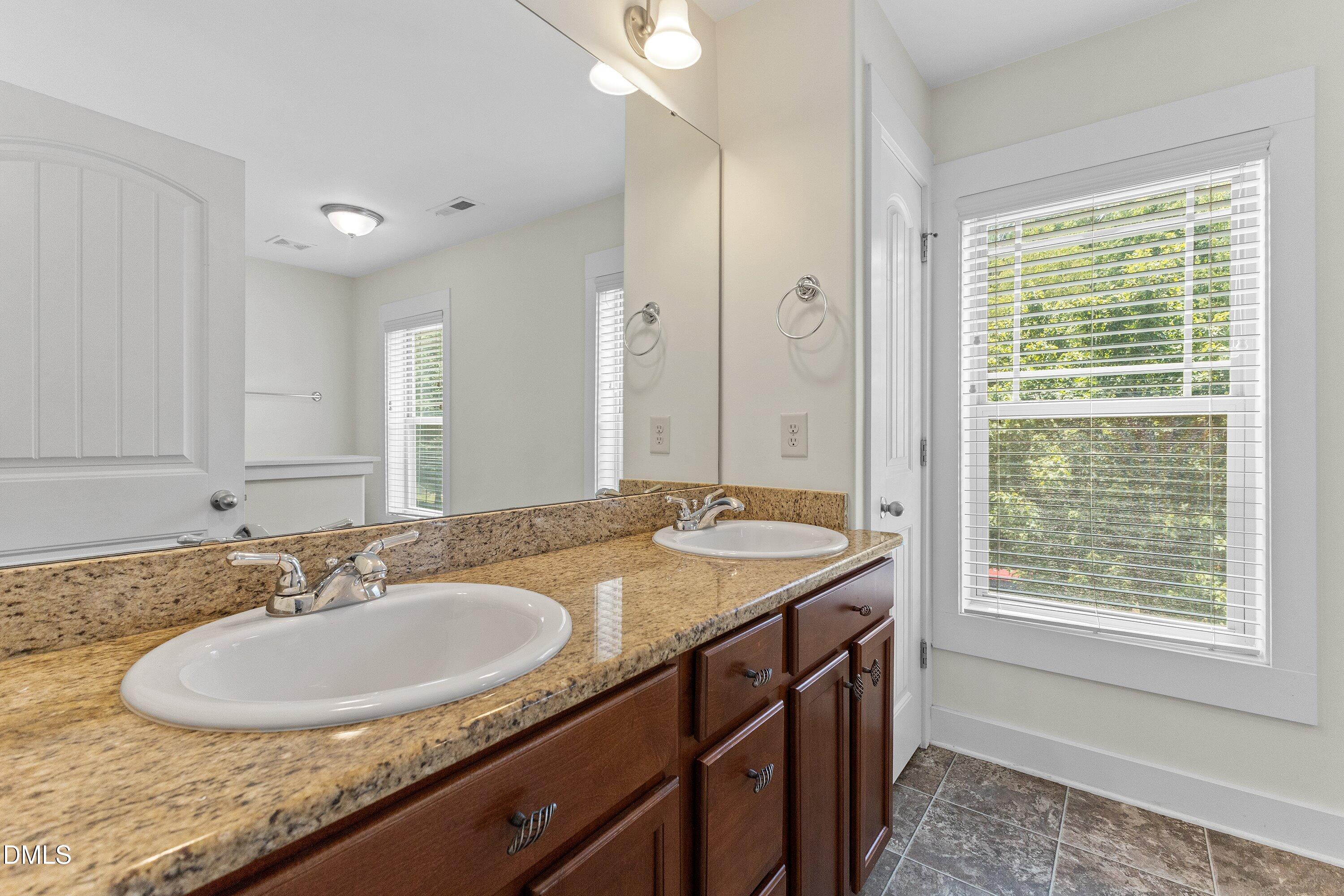 3820 Amelia Park Drive Property Photo 23