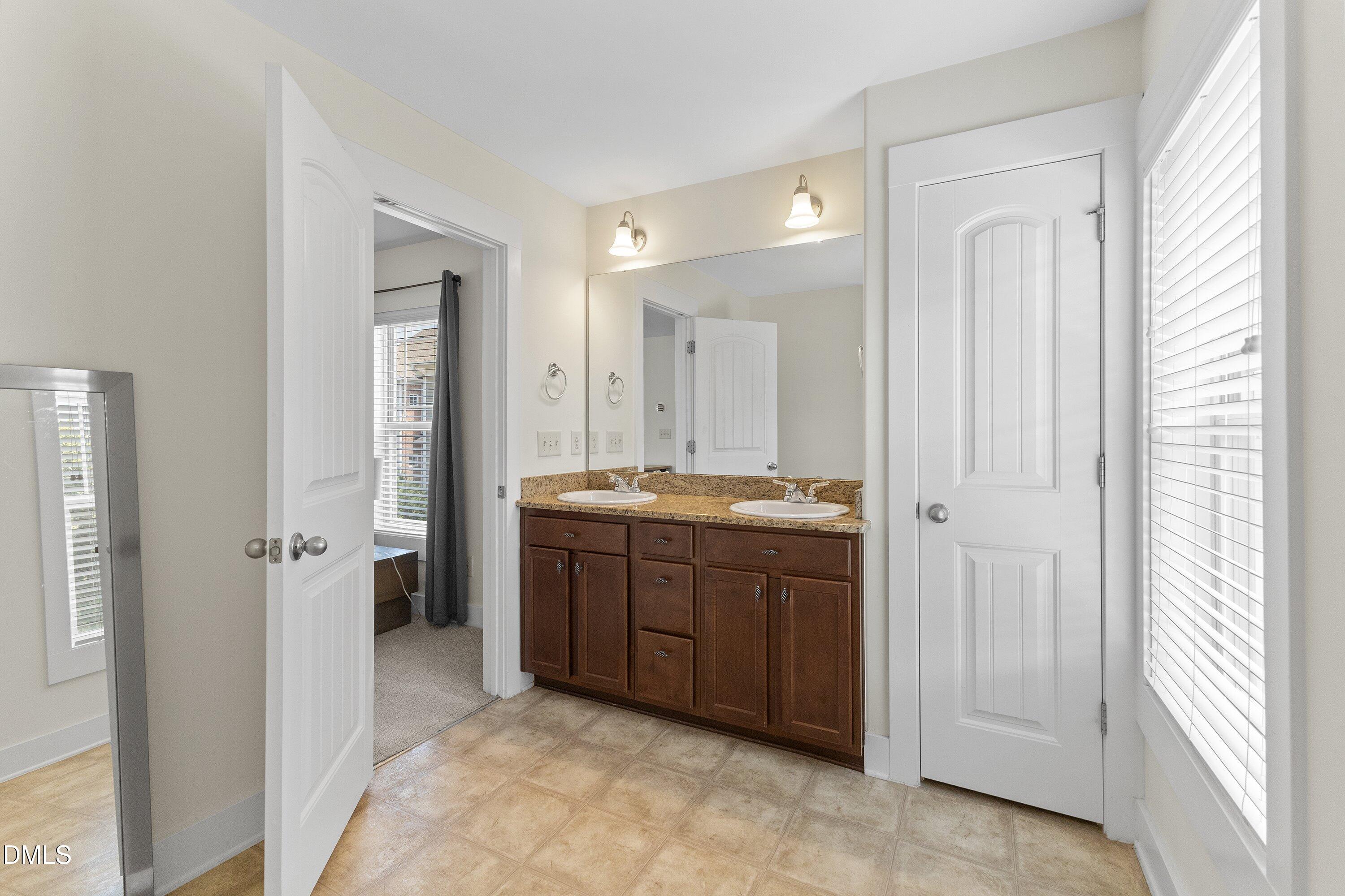 3820 Amelia Park Drive Property Photo 32