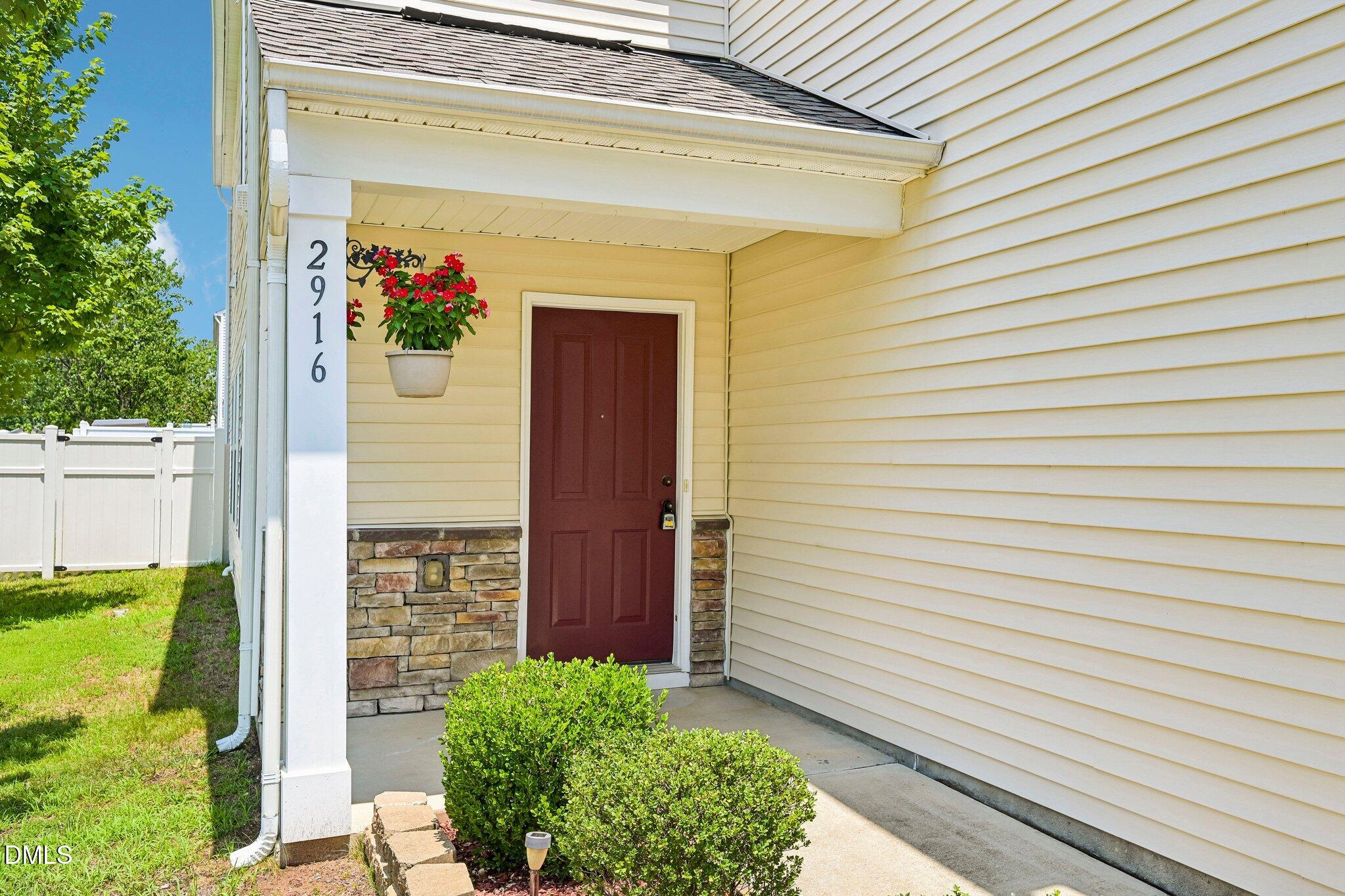 2916 Skybrook Lane Property Photo 4