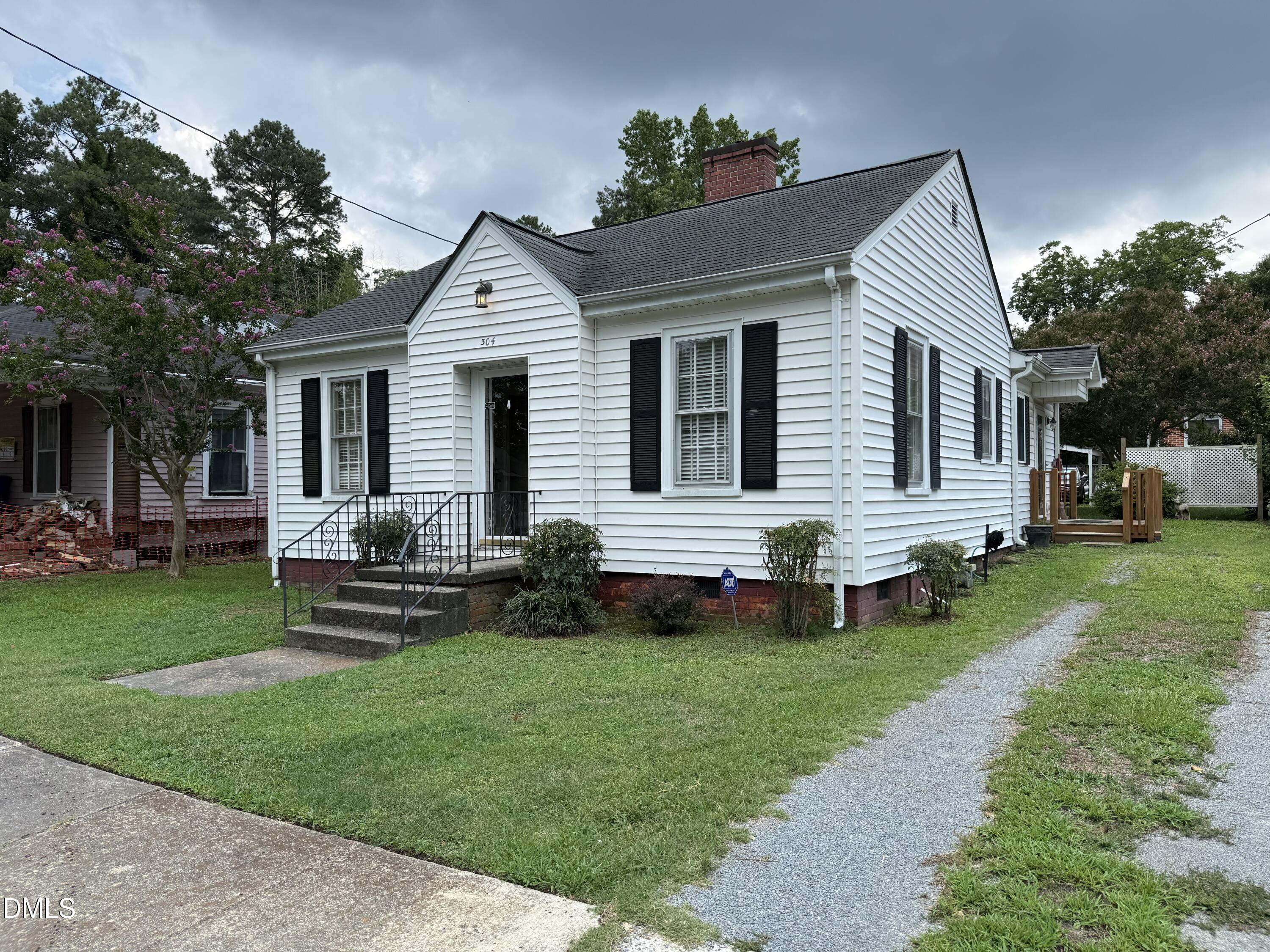 304 E Woodall Street Property Photo 1