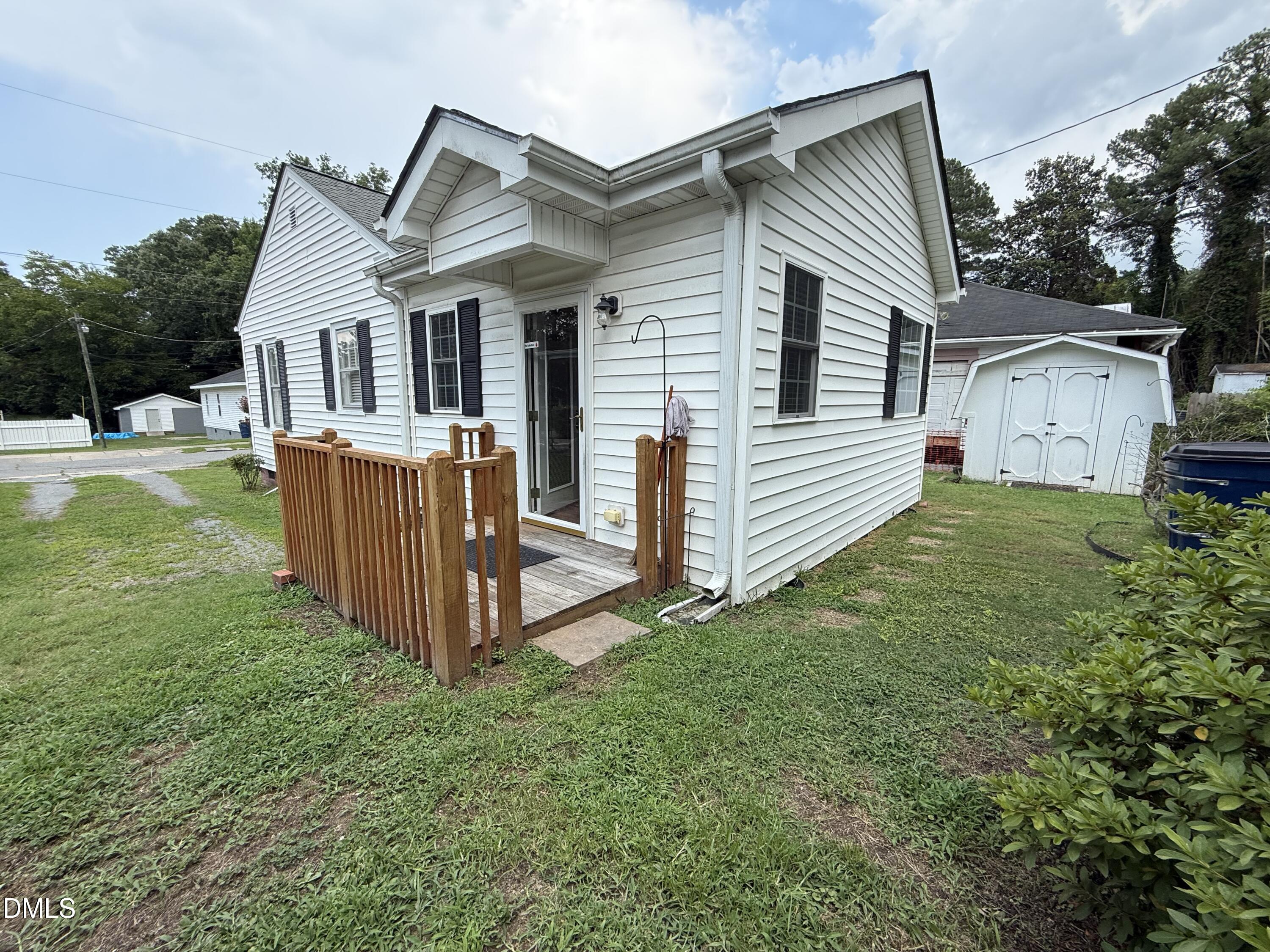304 E Woodall Street Property Photo 7