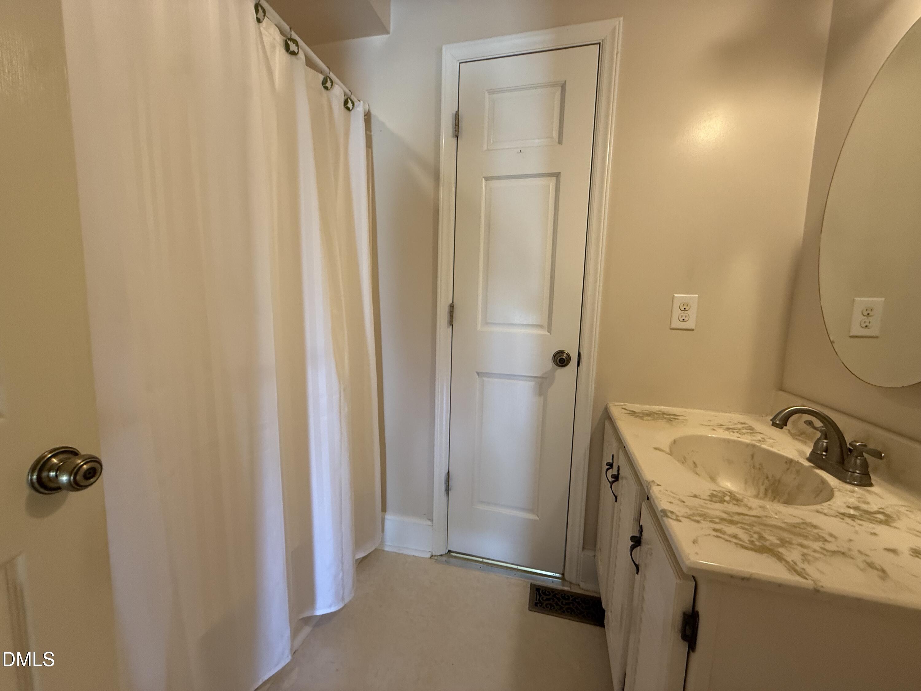 304 E Woodall Street Property Photo 13