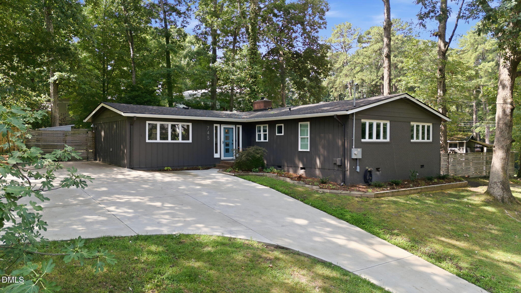 745 Catawba Street Property Photo 1