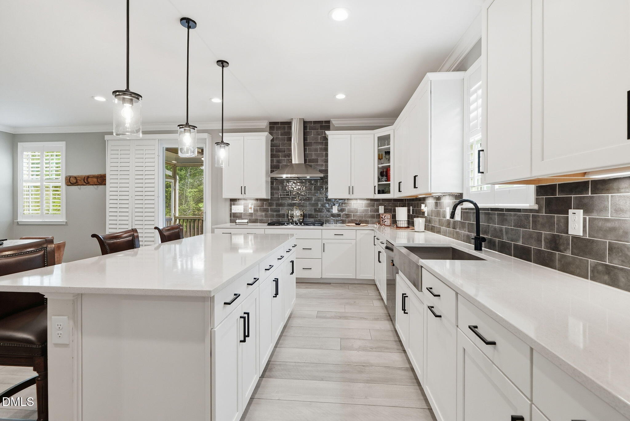 297 Bonaventure Drive Property Photo 4