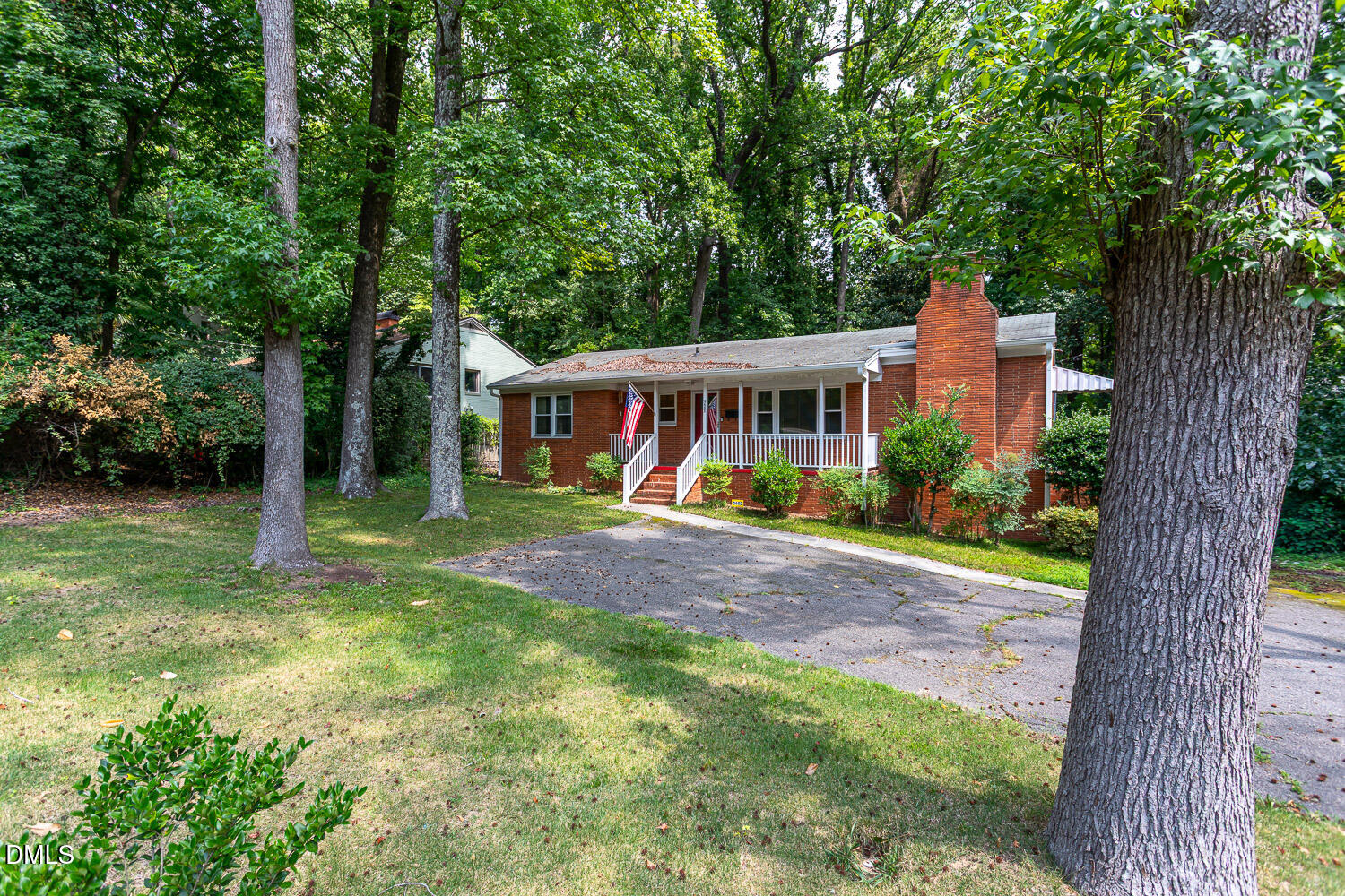 2602 Wade Avenue Property Photo 1