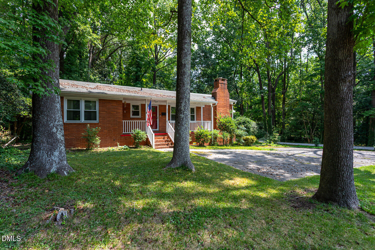 2602 Wade Avenue Property Photo 3
