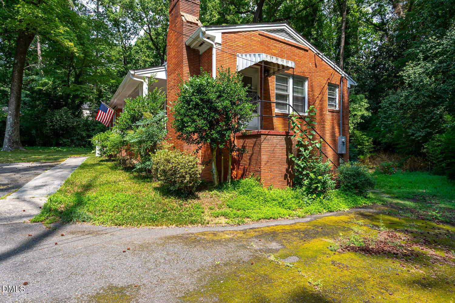 2602 Wade Avenue Property Photo 5