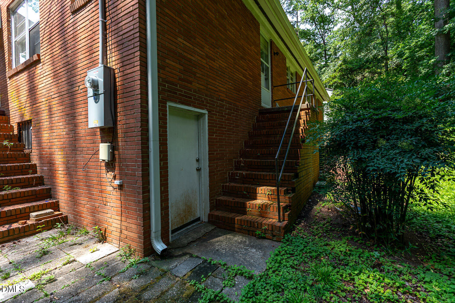 2602 Wade Avenue Property Photo 7