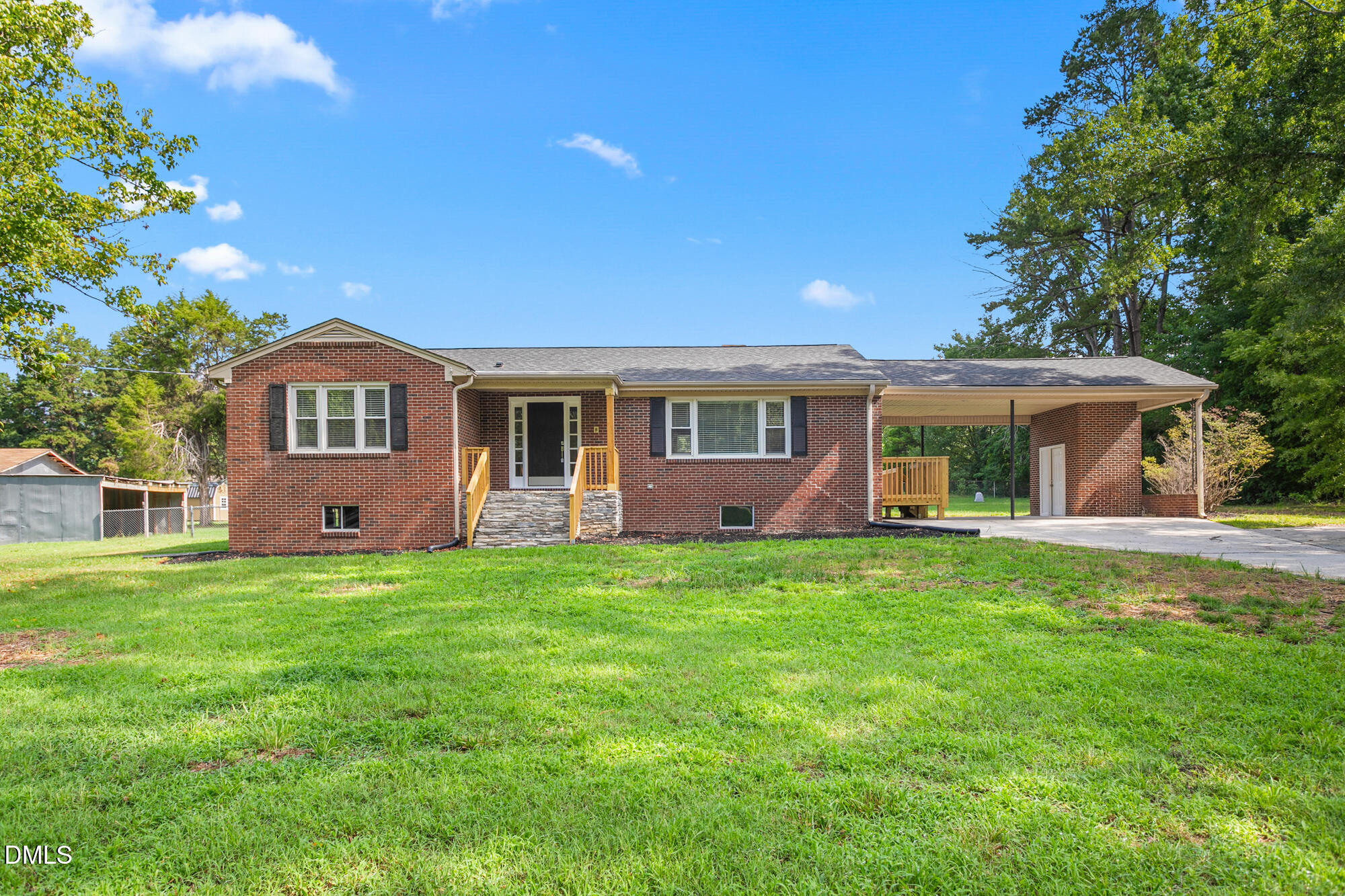 5819 Scarlet Oak Drive Property Photo 1