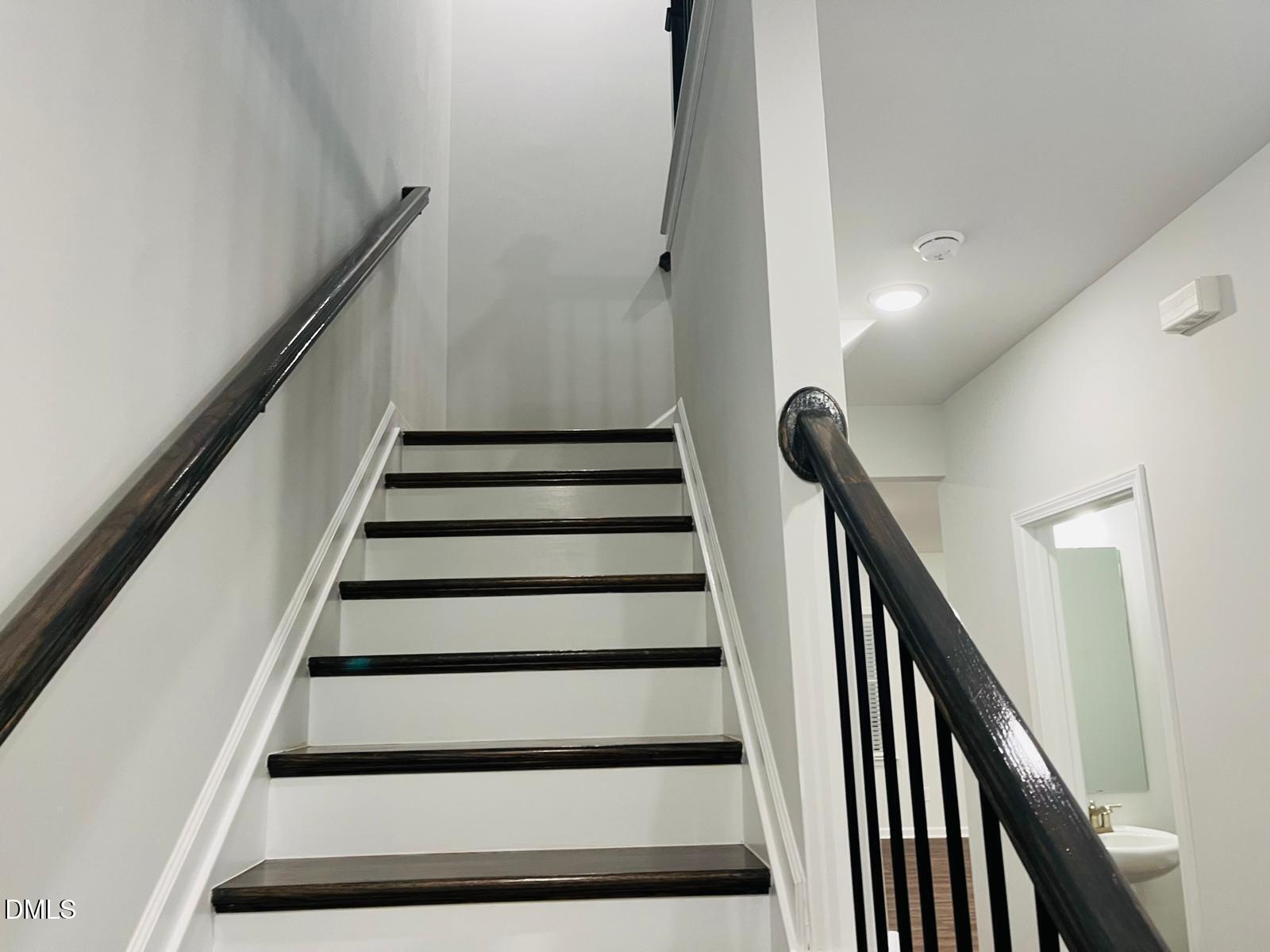 547 Glen Clova Drive Property Photo 19