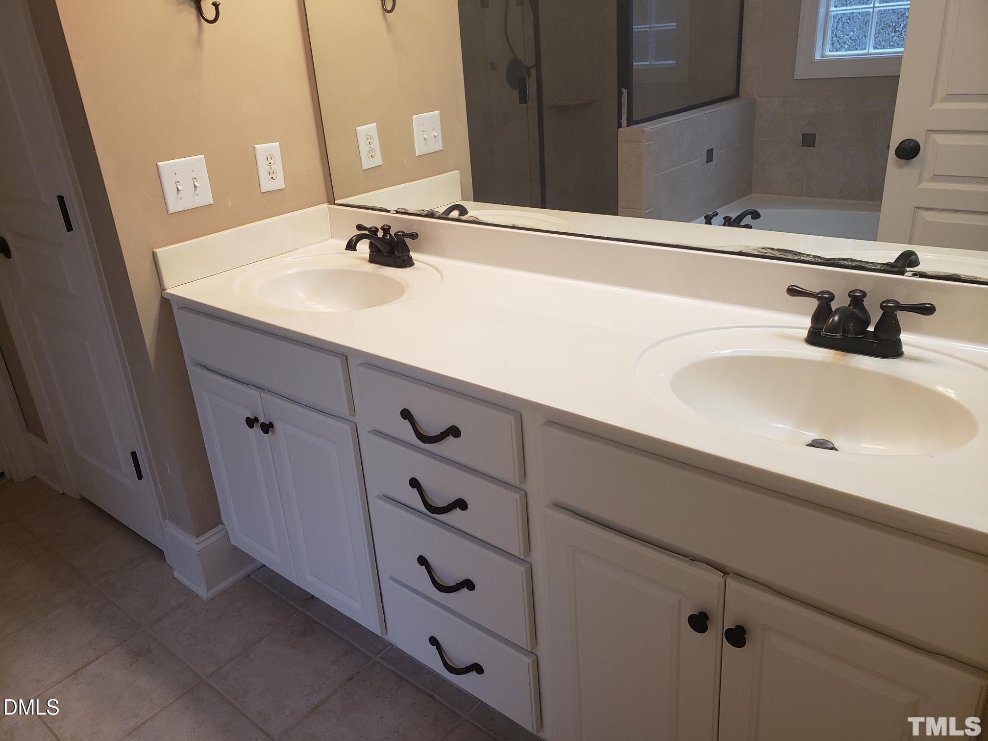 381 Carolina Oaks Avenue Property Photo 9