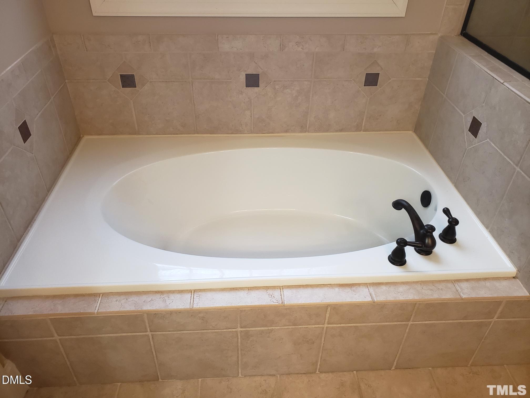 381 Carolina Oaks Avenue Property Photo 10