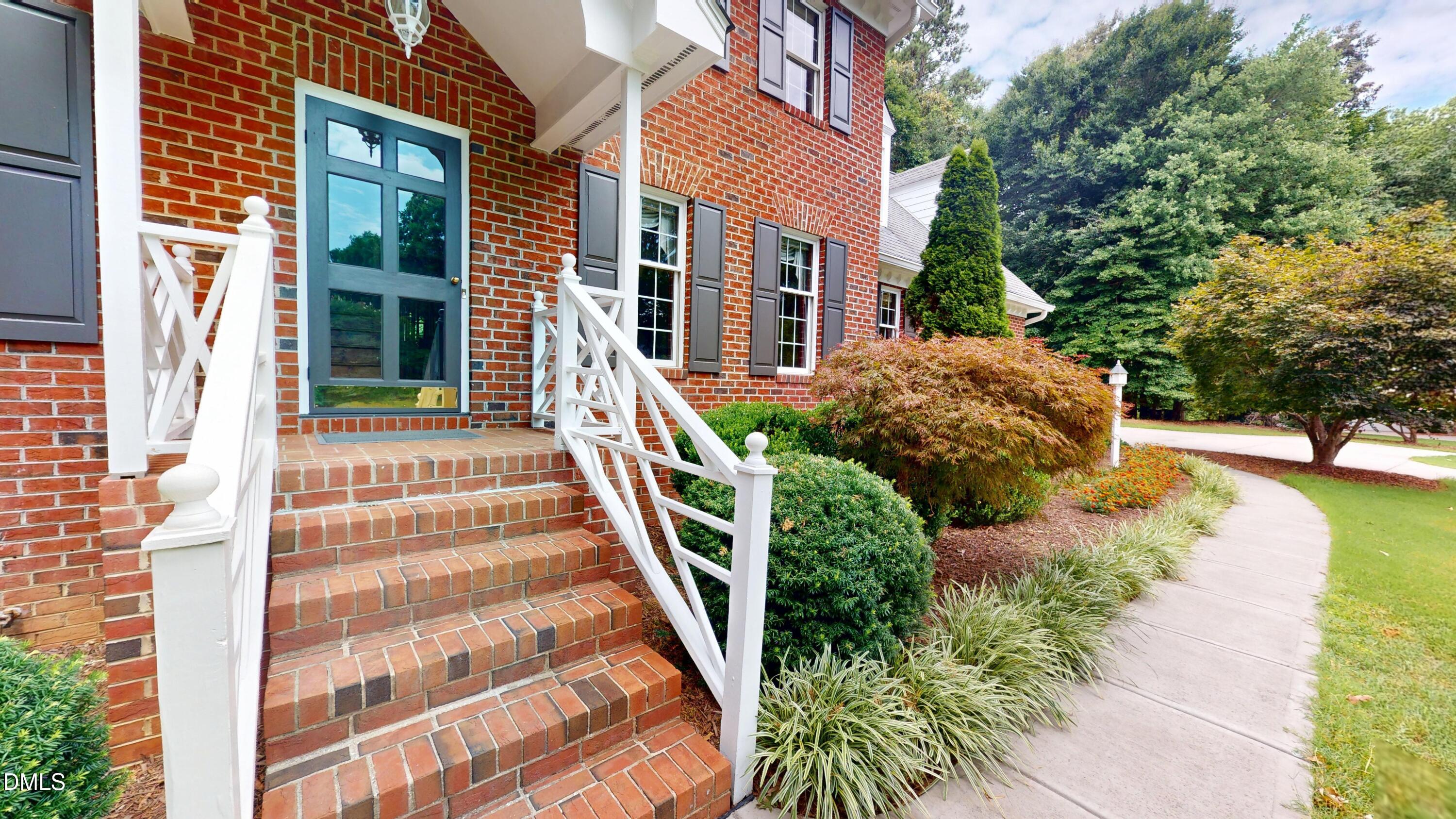 5005 Fielding Drive Property Photo 3