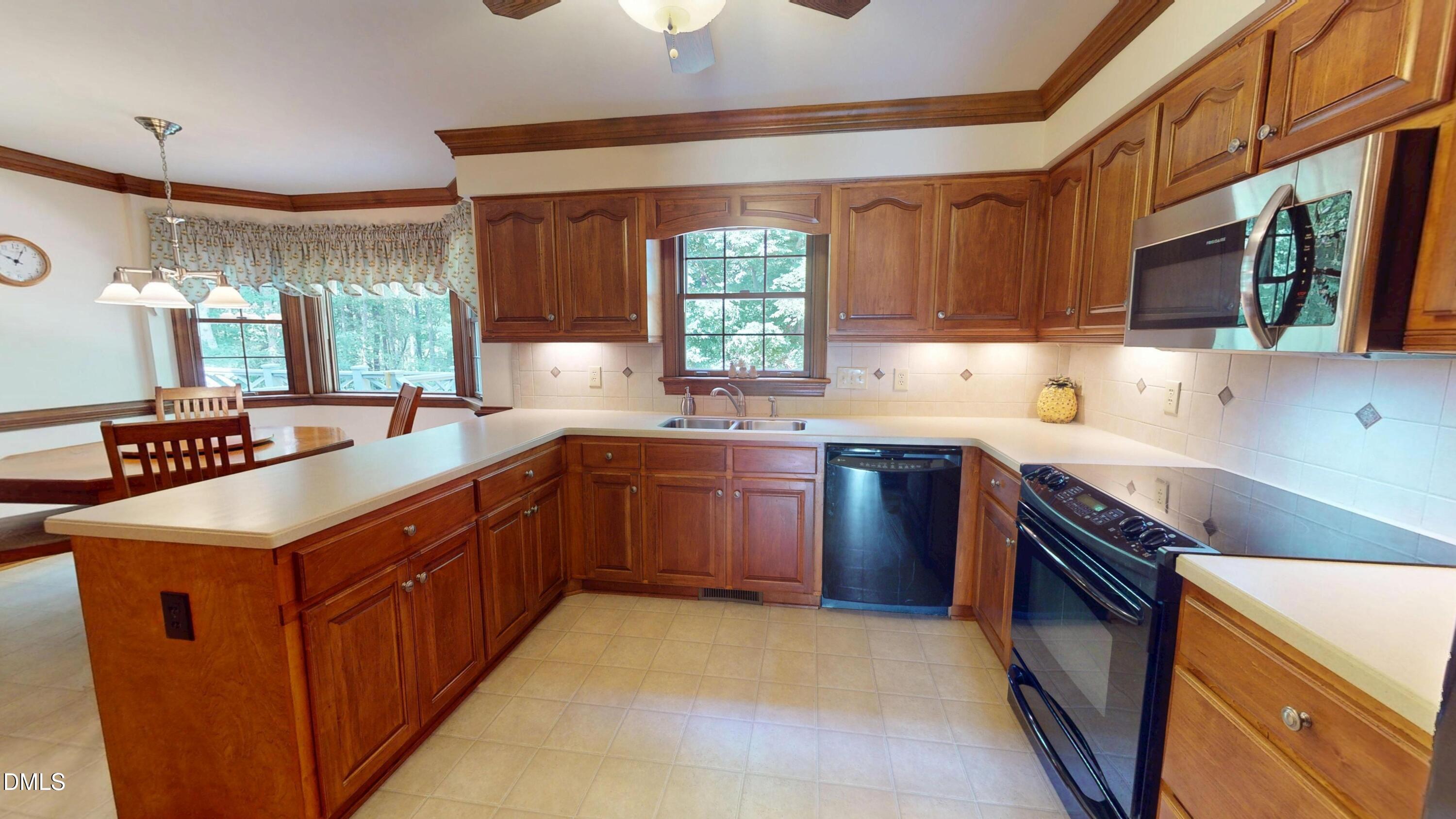 5005 Fielding Drive Property Photo 9
