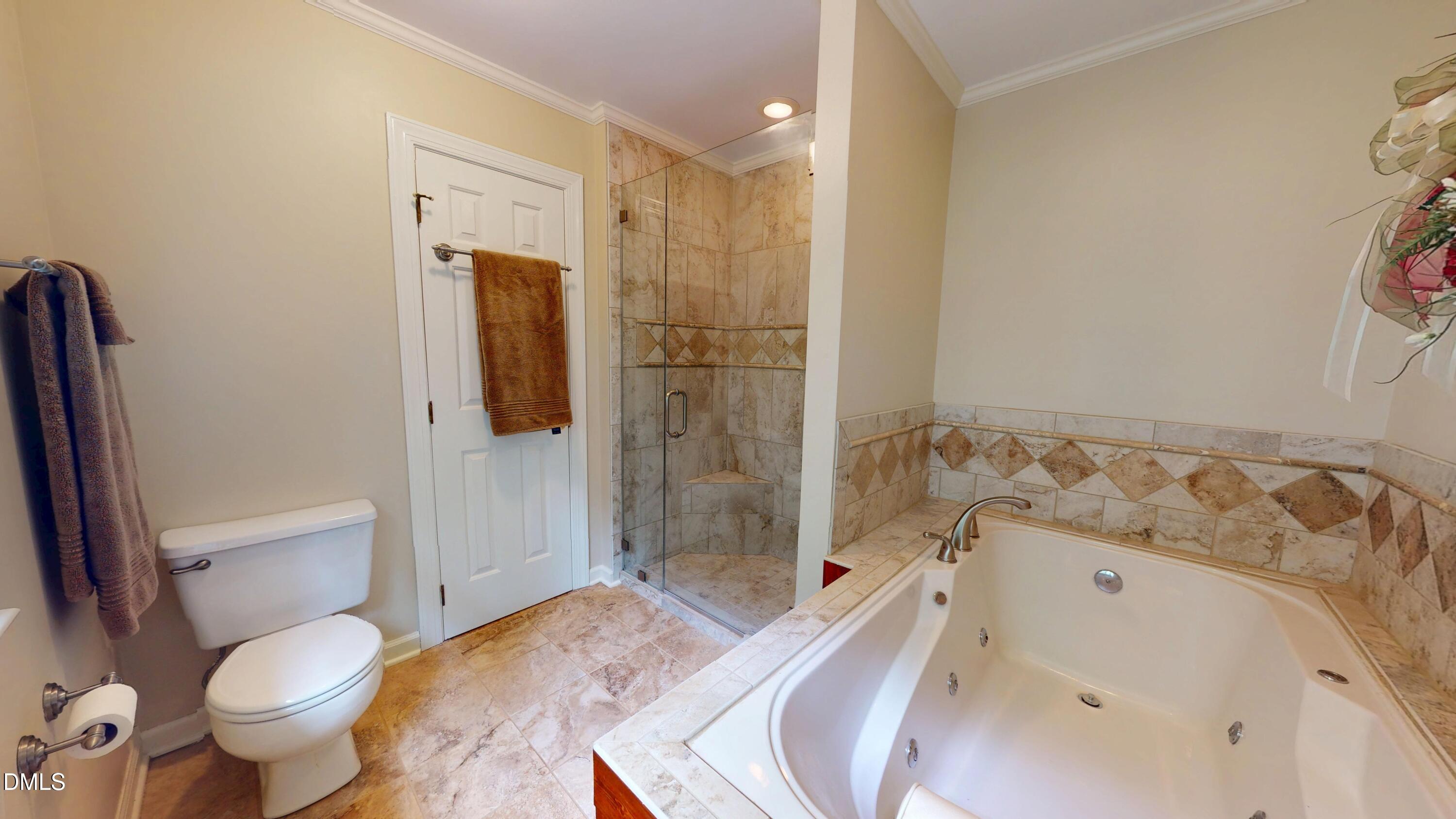 5005 Fielding Drive Property Photo 14