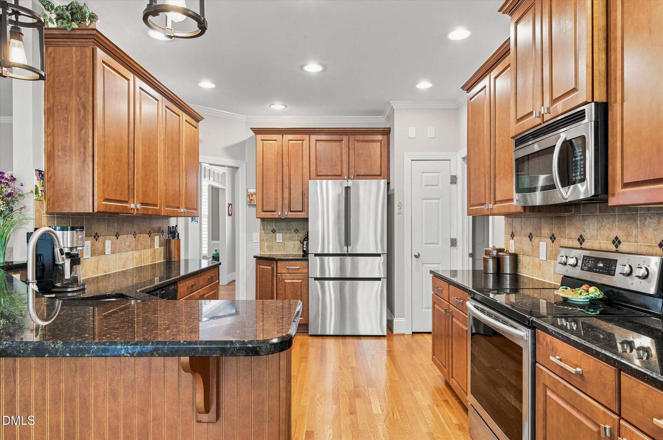 2409 Thurrock Drive Property Photo 3