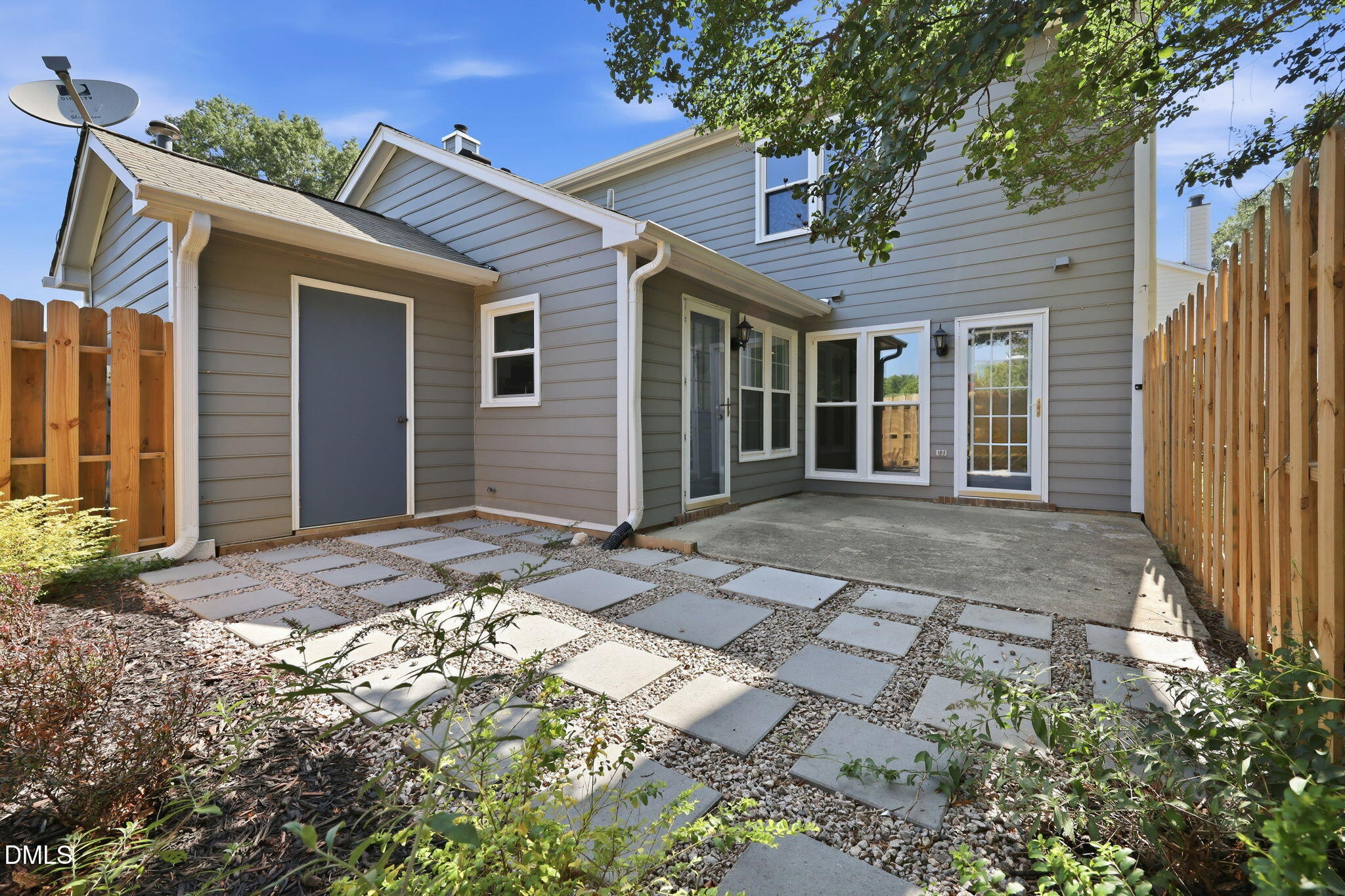 6901 Saxby Court Property Photo 3