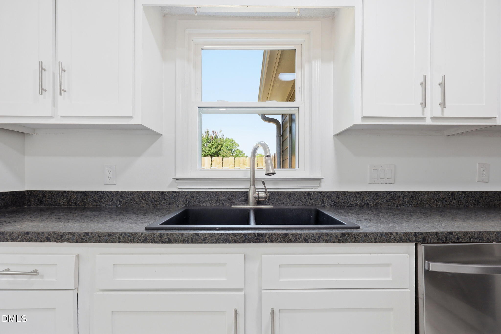 6901 Saxby Court Property Photo 7