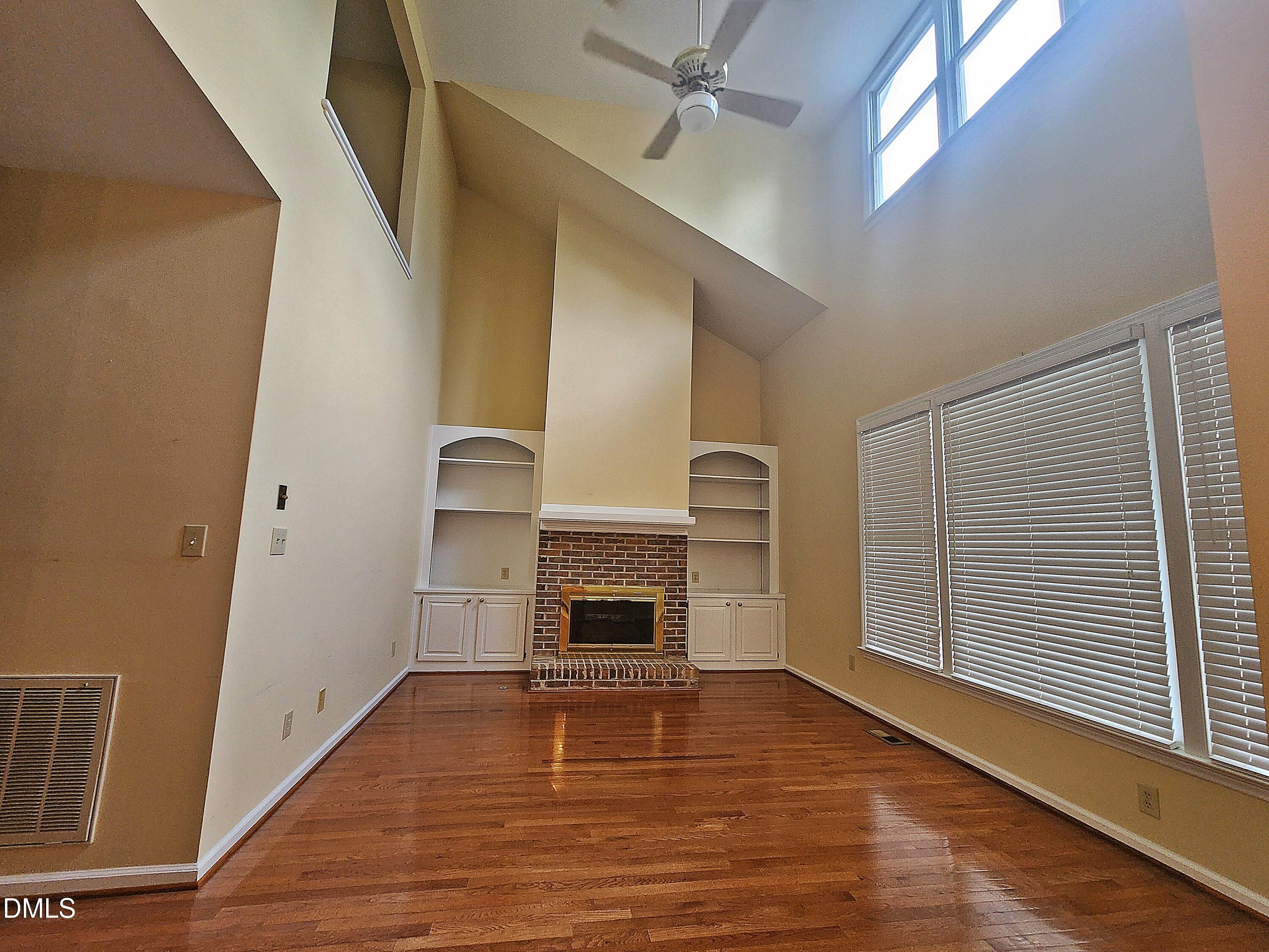 1615 Dunraven Drive Property Photo 6