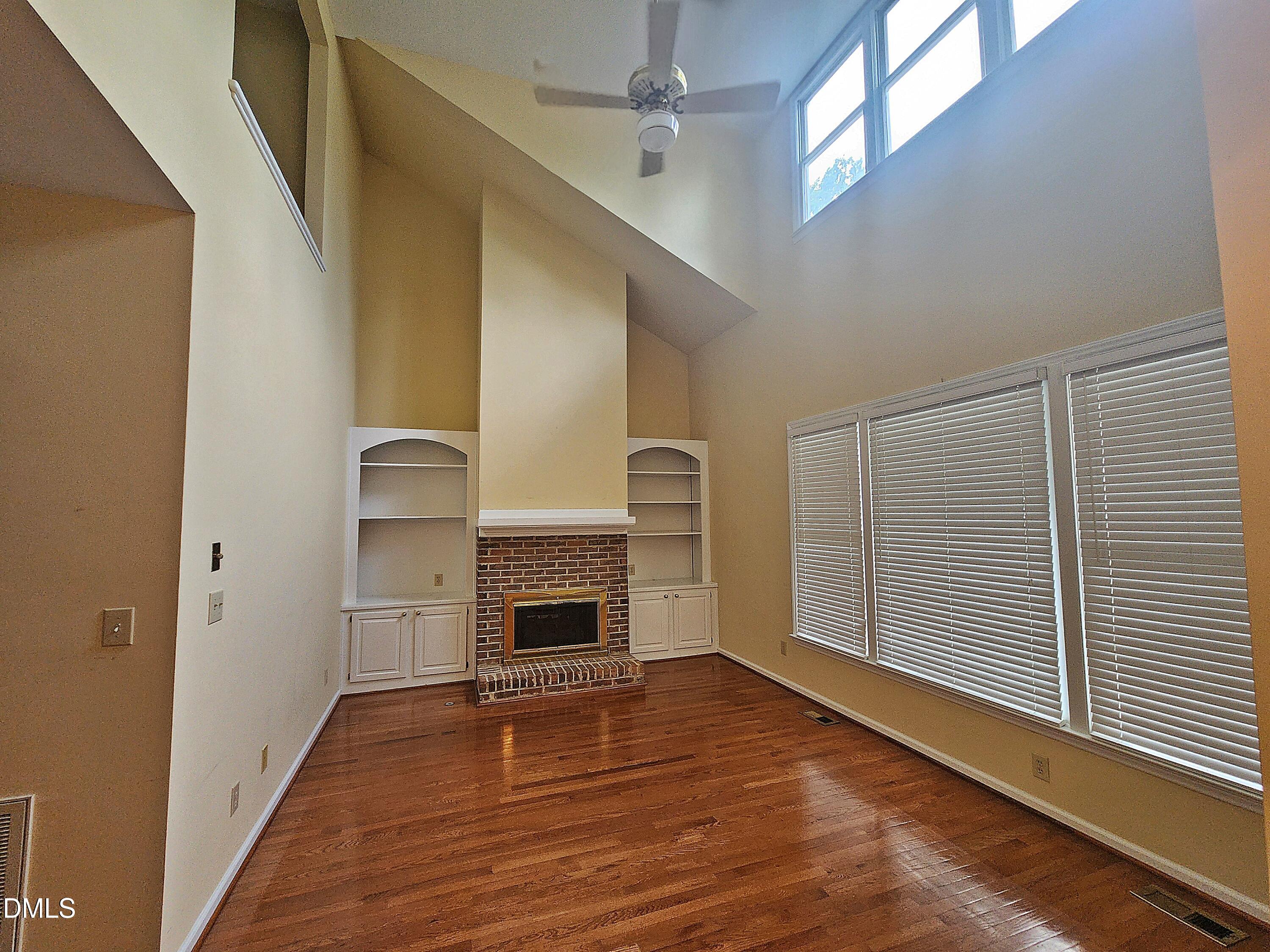 1615 Dunraven Drive Property Photo 8