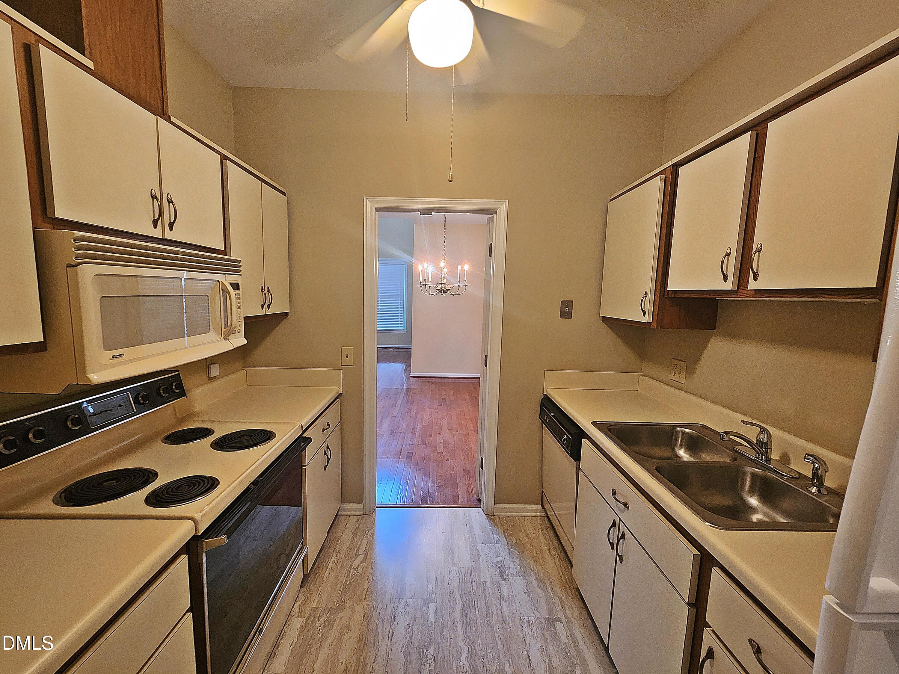 1615 Dunraven Drive Property Photo 12