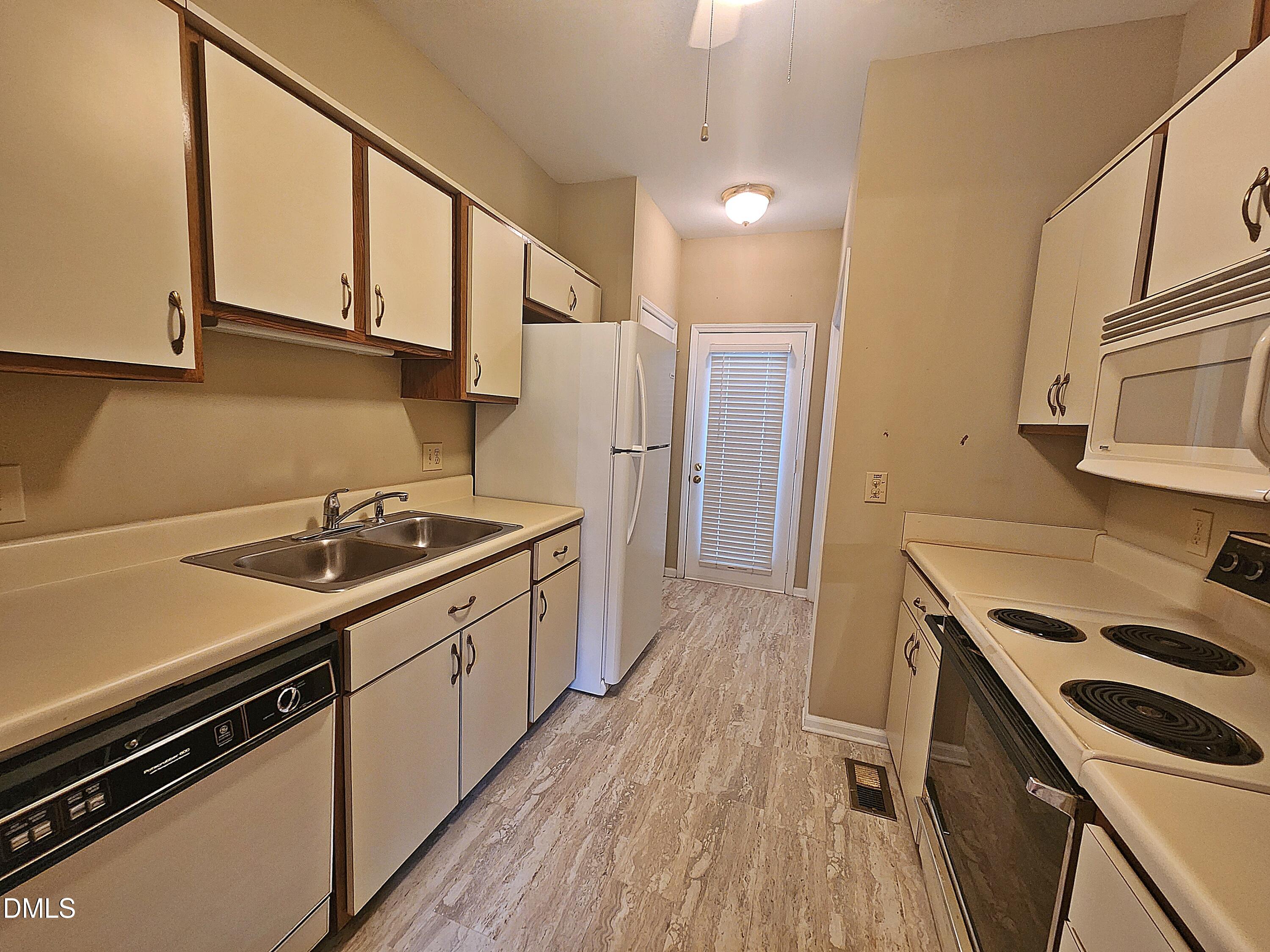 1615 Dunraven Drive Property Photo 15