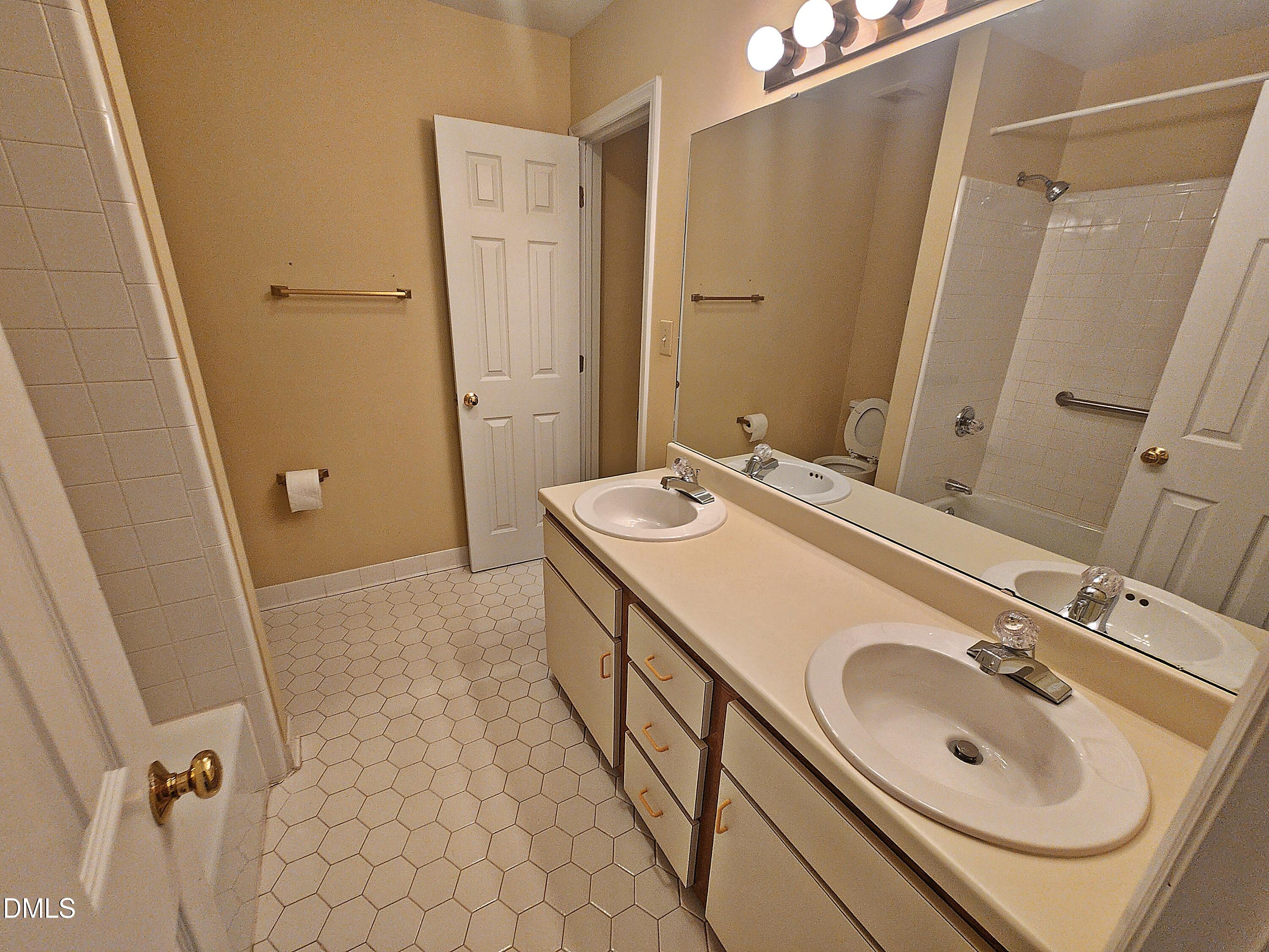 1615 Dunraven Drive Property Photo 24