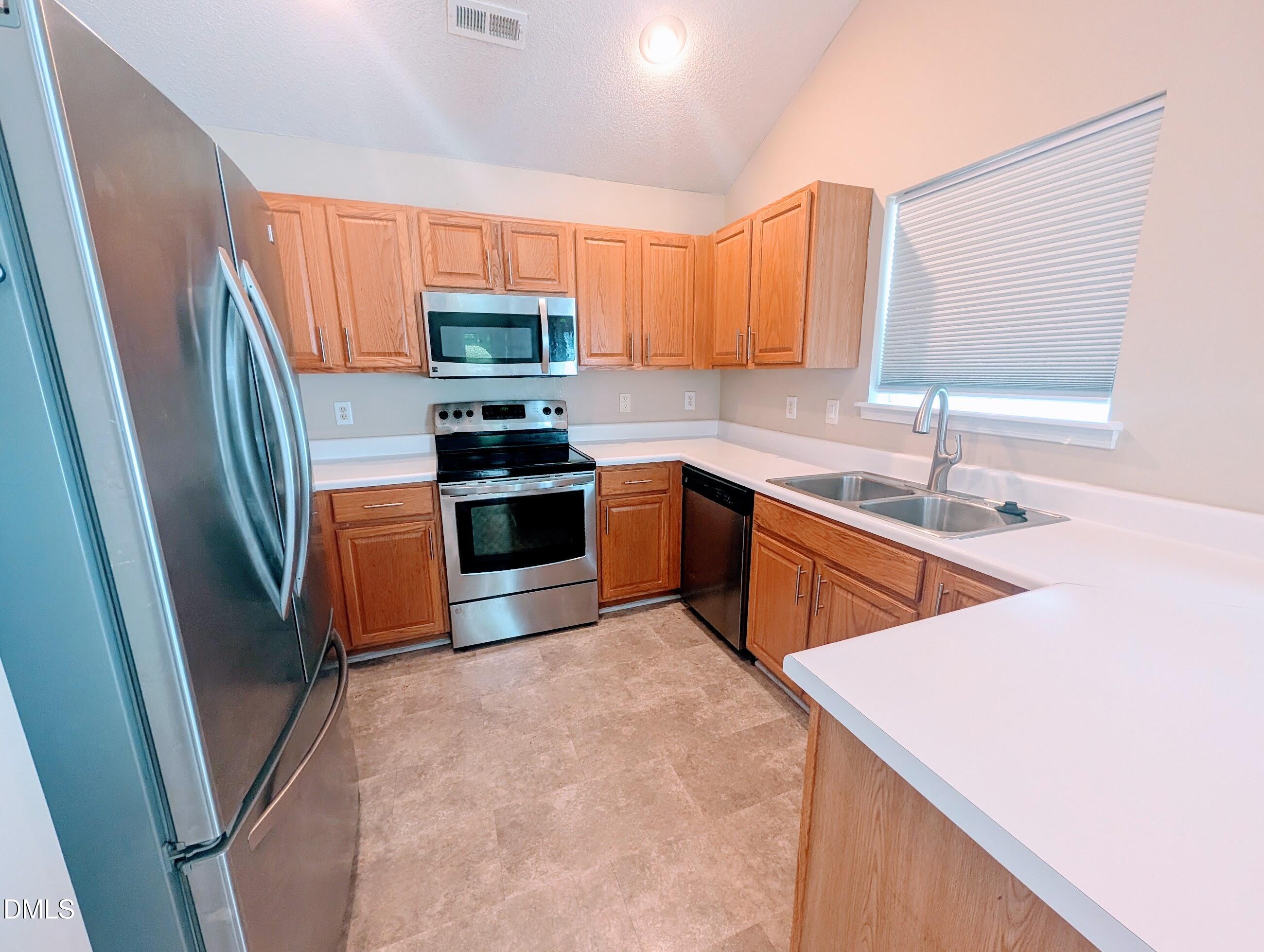 404 Commons Drive Property Photo 6
