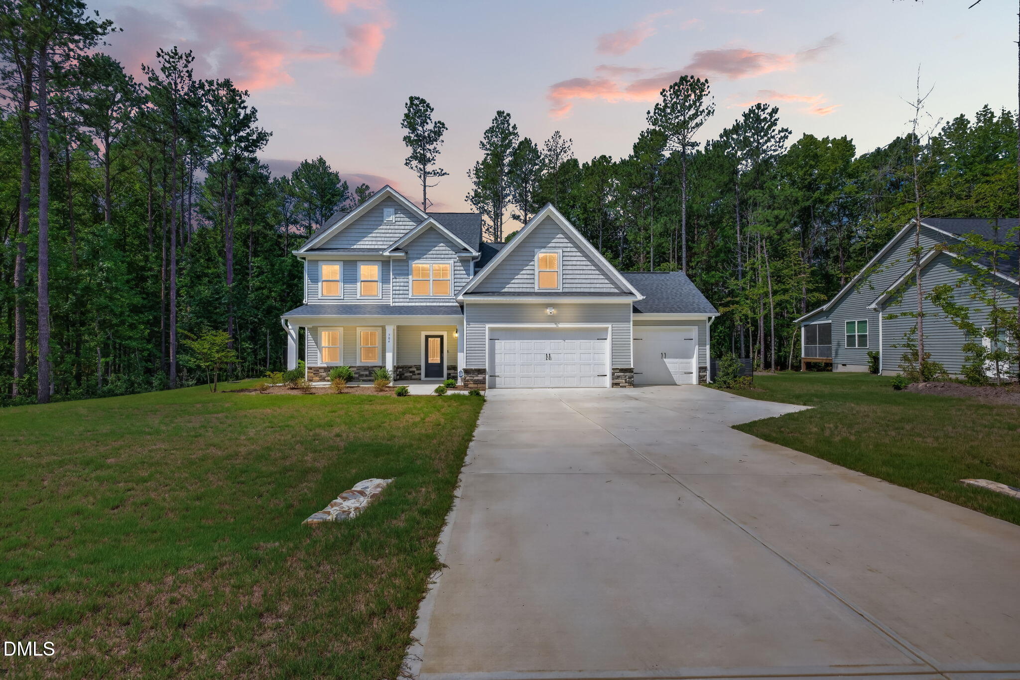 304 Artic Circle Property Photo 1