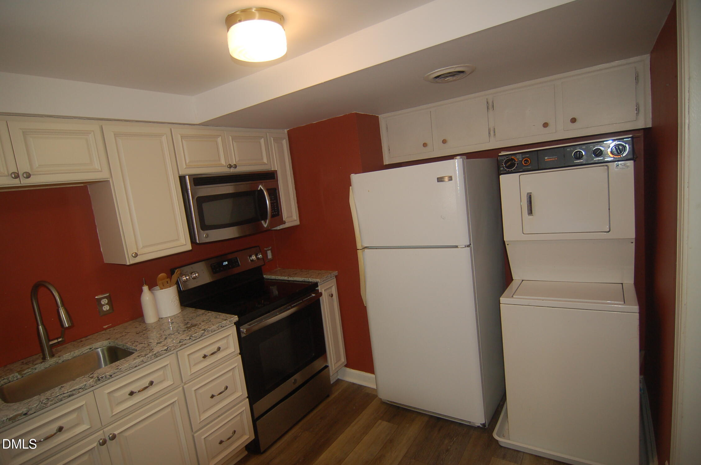 1922 Smallwood Drive 5 Property Photo 4