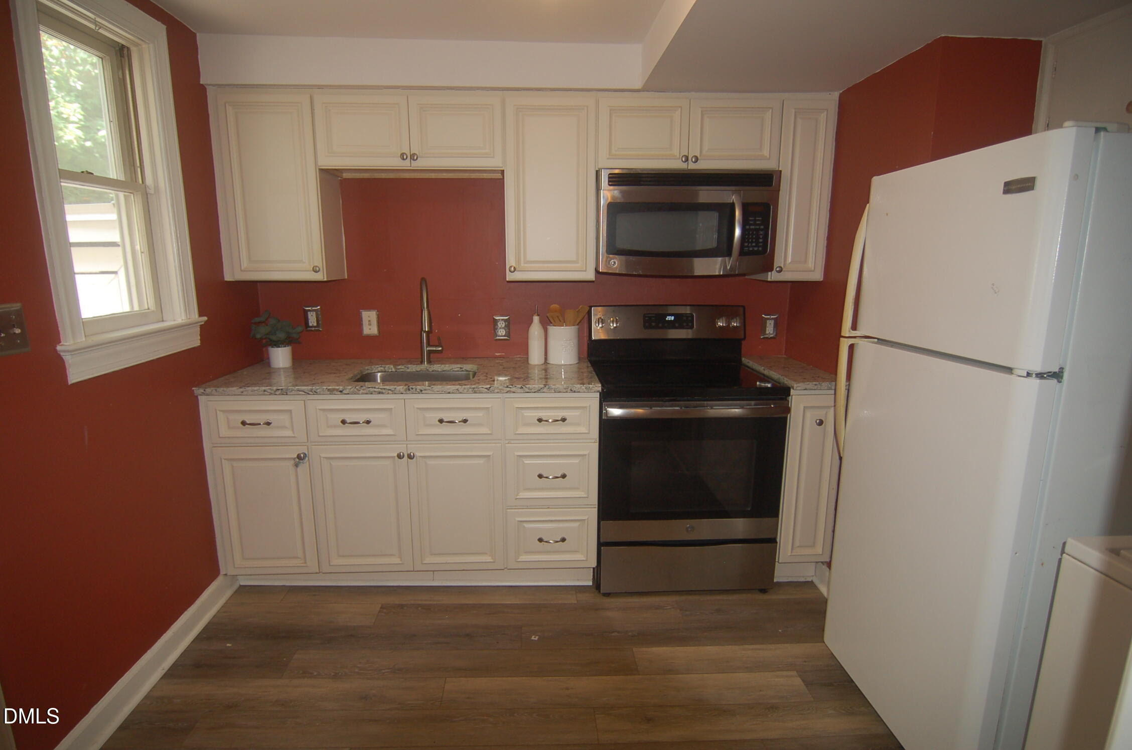 1922 Smallwood Drive 5 Property Photo 12