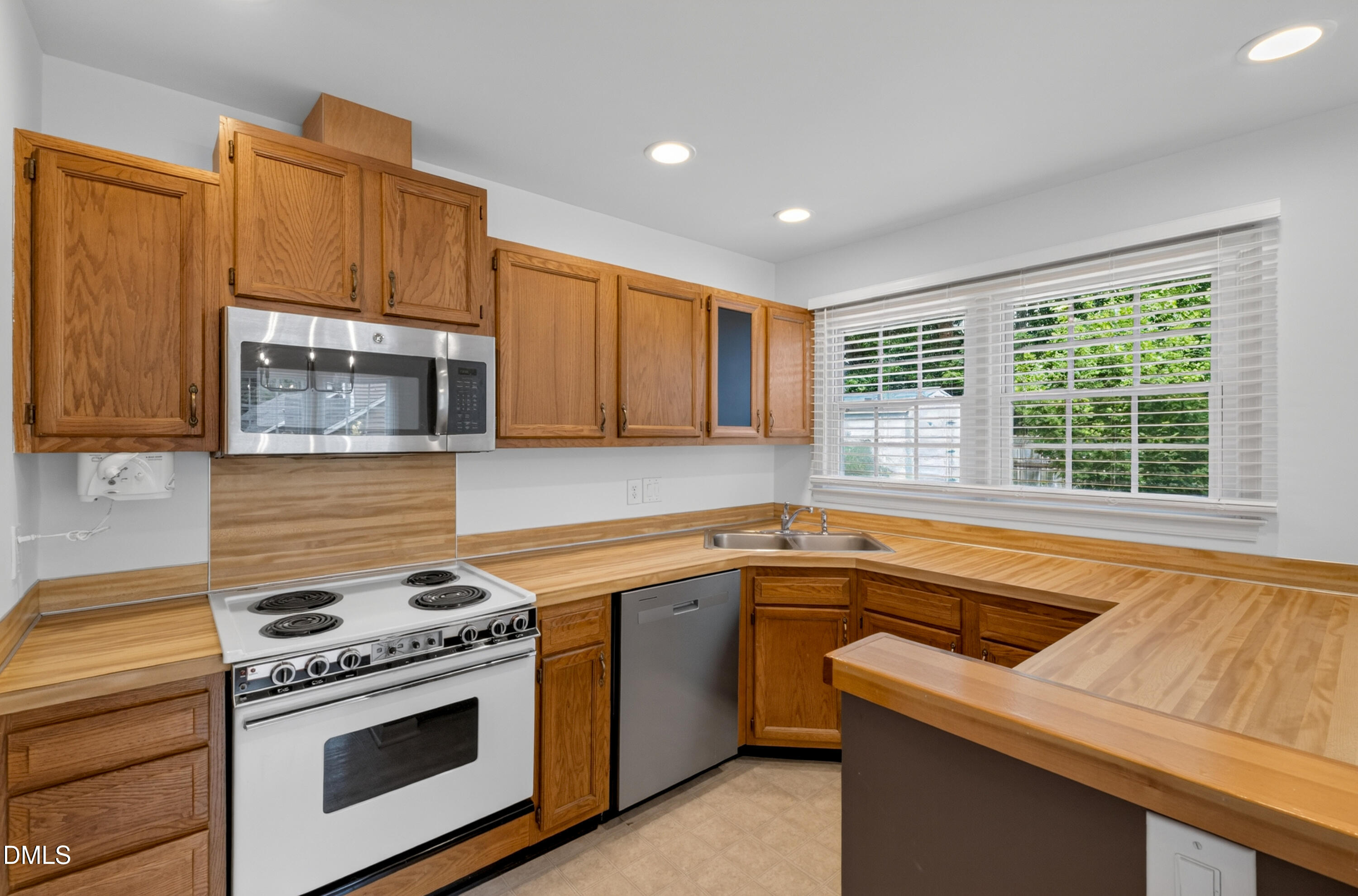 3629 Wickersham Way Property Photo 17